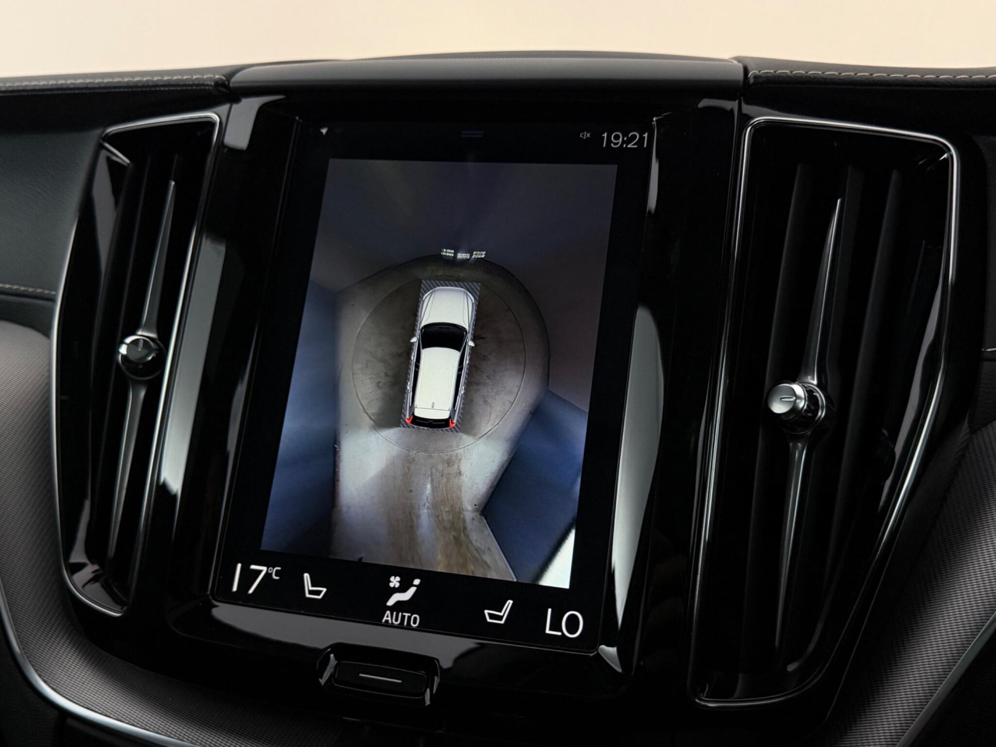 Volvo XC60 view 29
