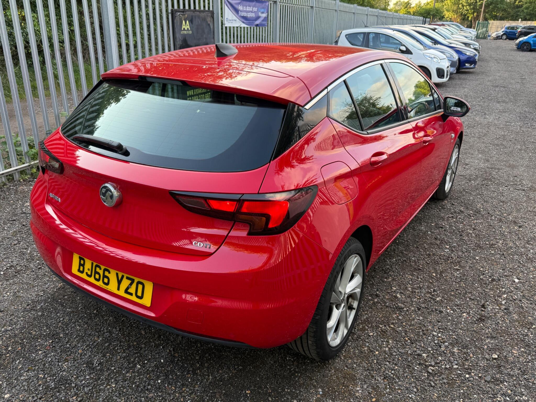 2017 Vauxhall Astra image 12