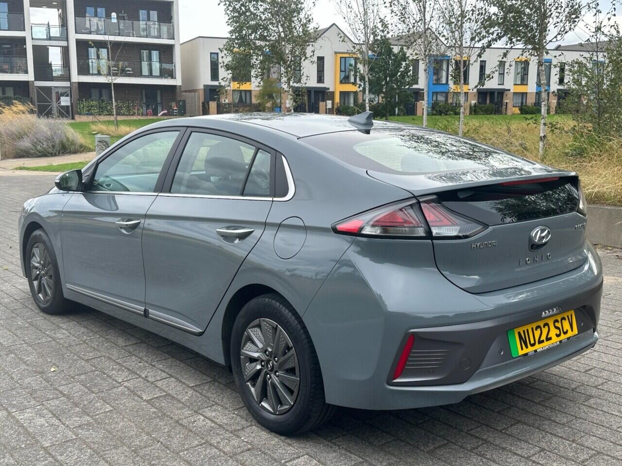 Hyundai Ioniq view 28