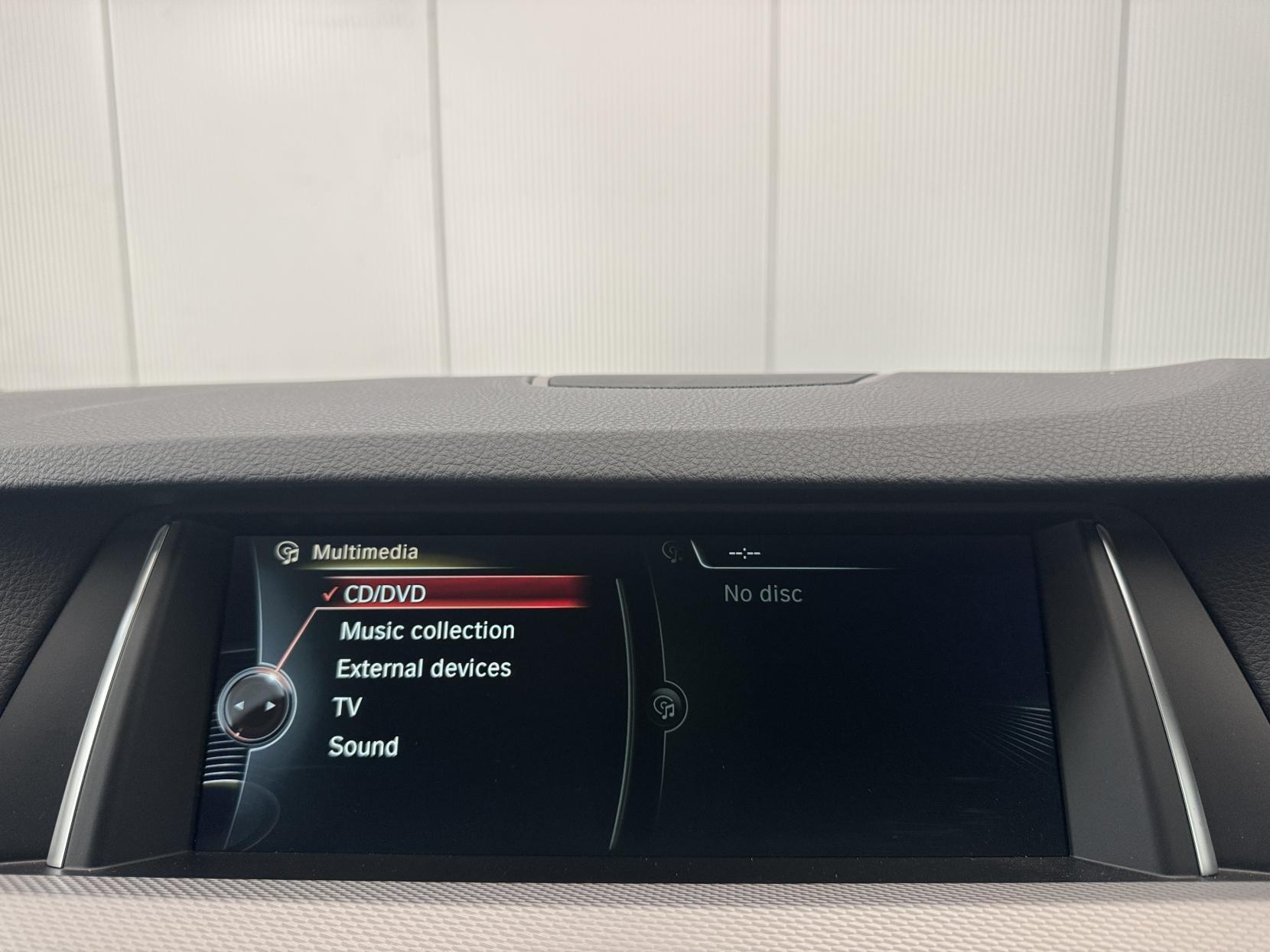 BMW 5 Series view 70