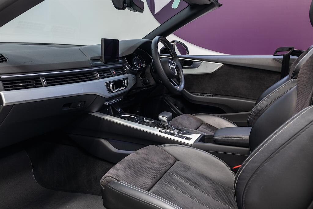Audi A5 view 9