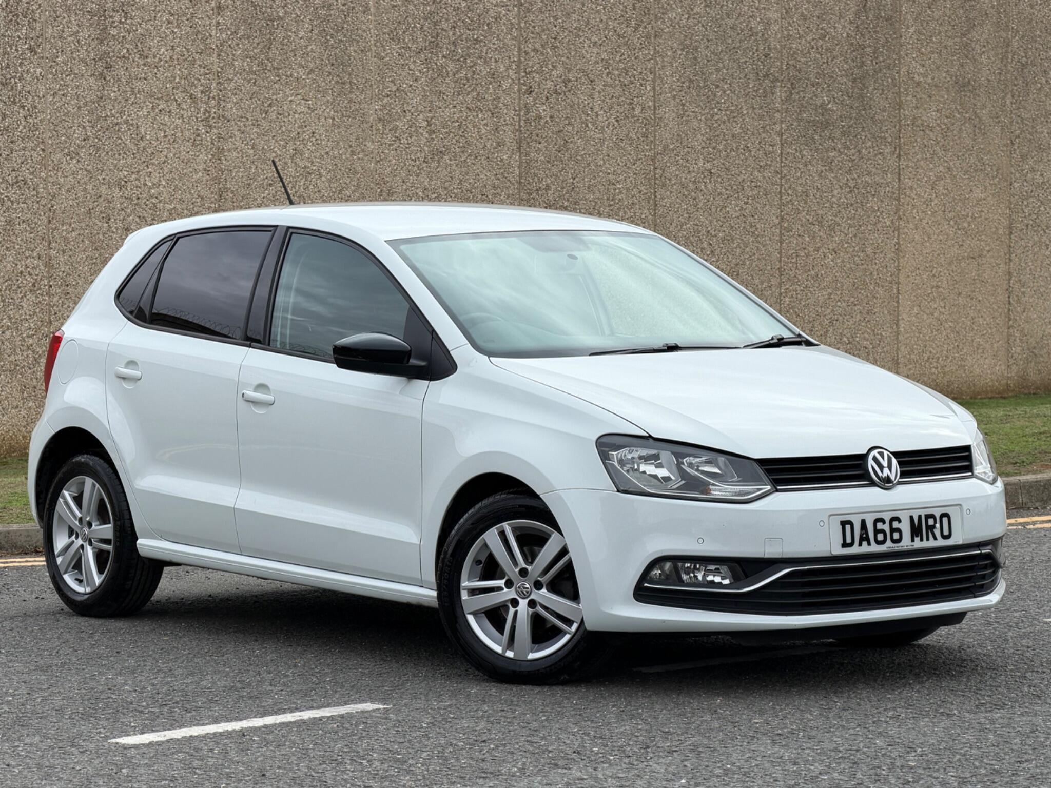Volkswagen Polo view 4