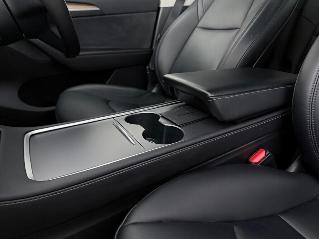 Tesla Model Y view 22