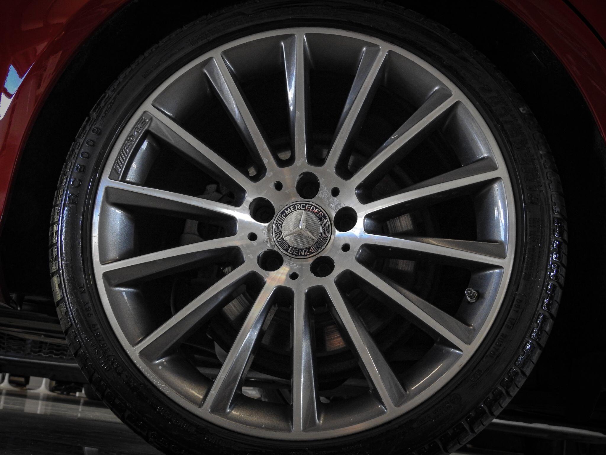Mercedes-Benz CLS view 22
