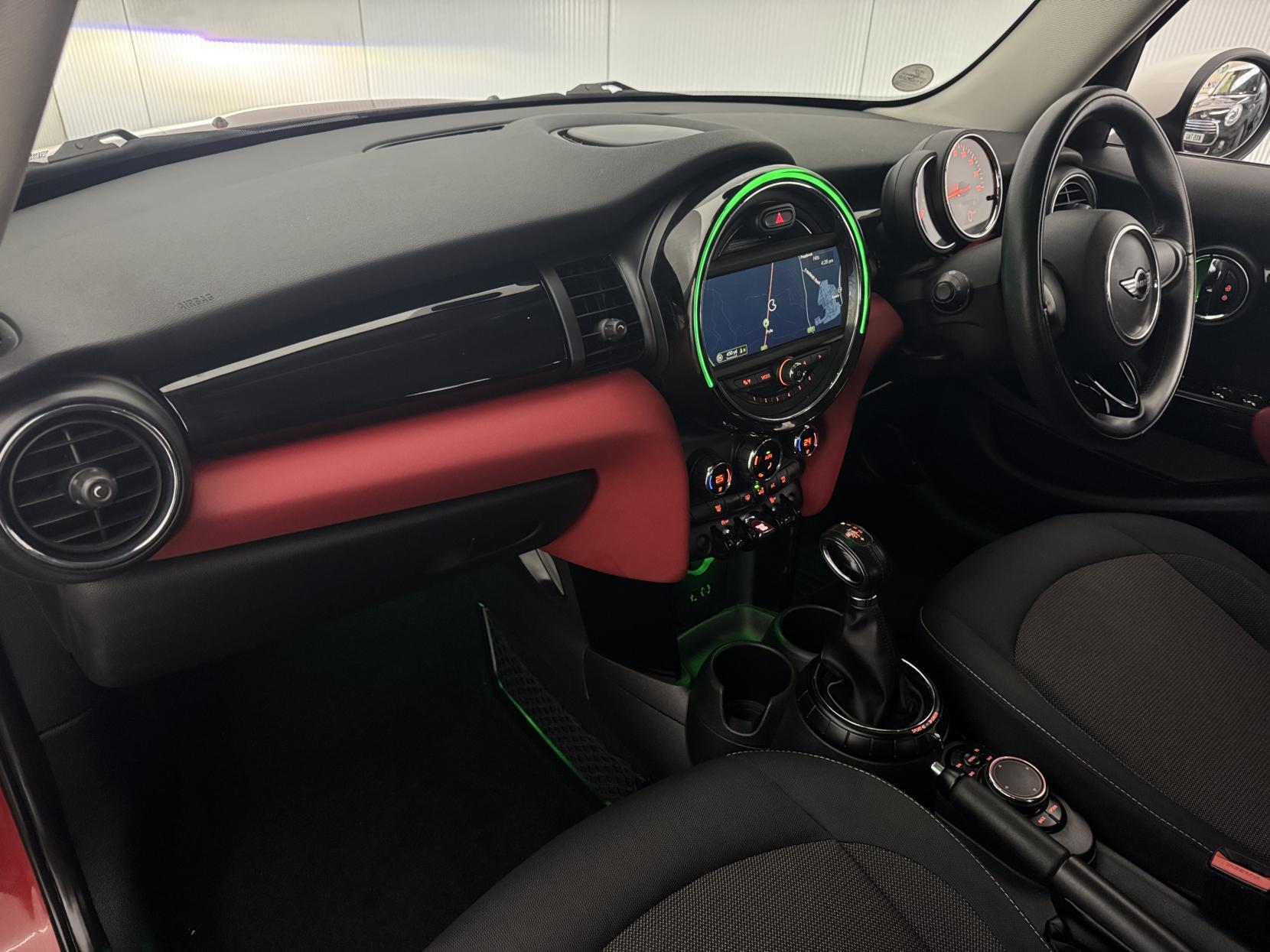 Mini Cooper view 65