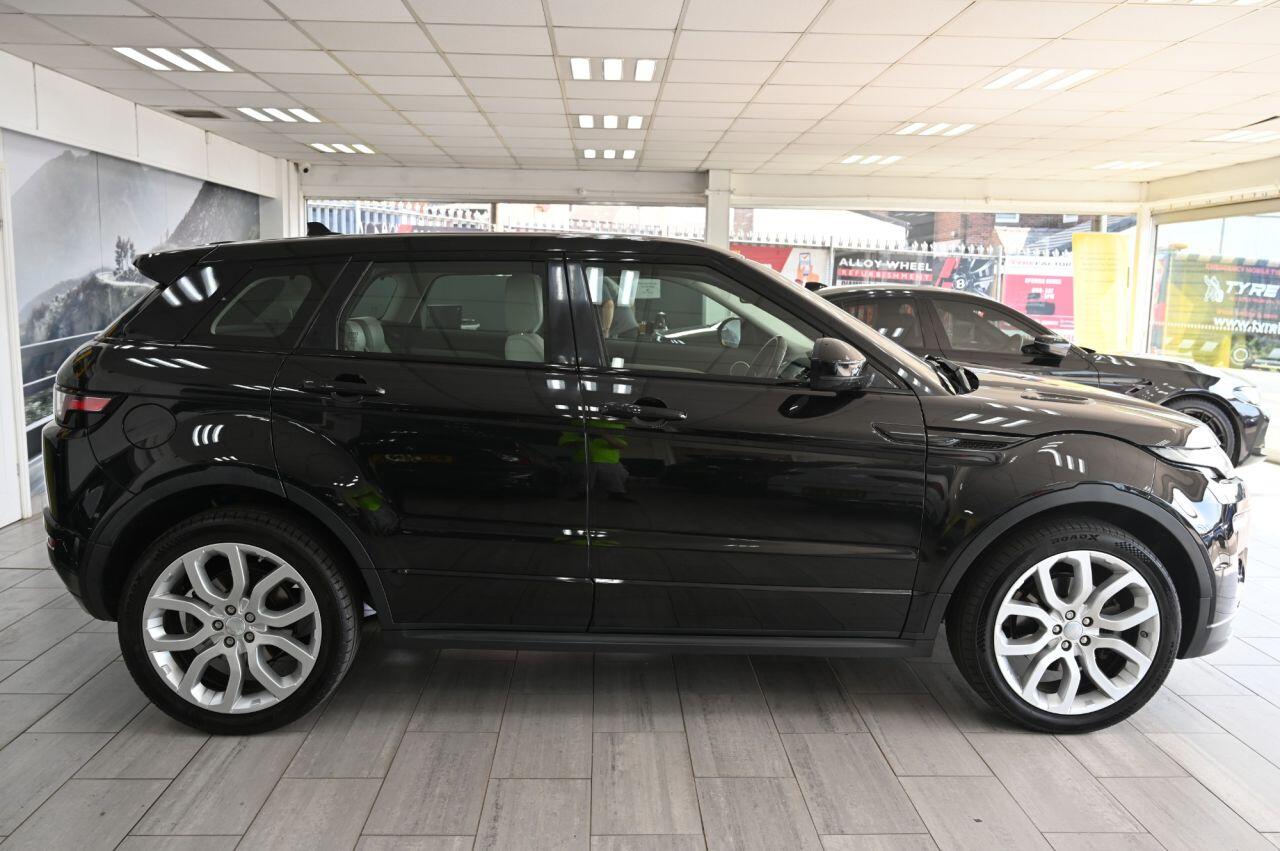 Land Rover Range Rover Evoque view 3
