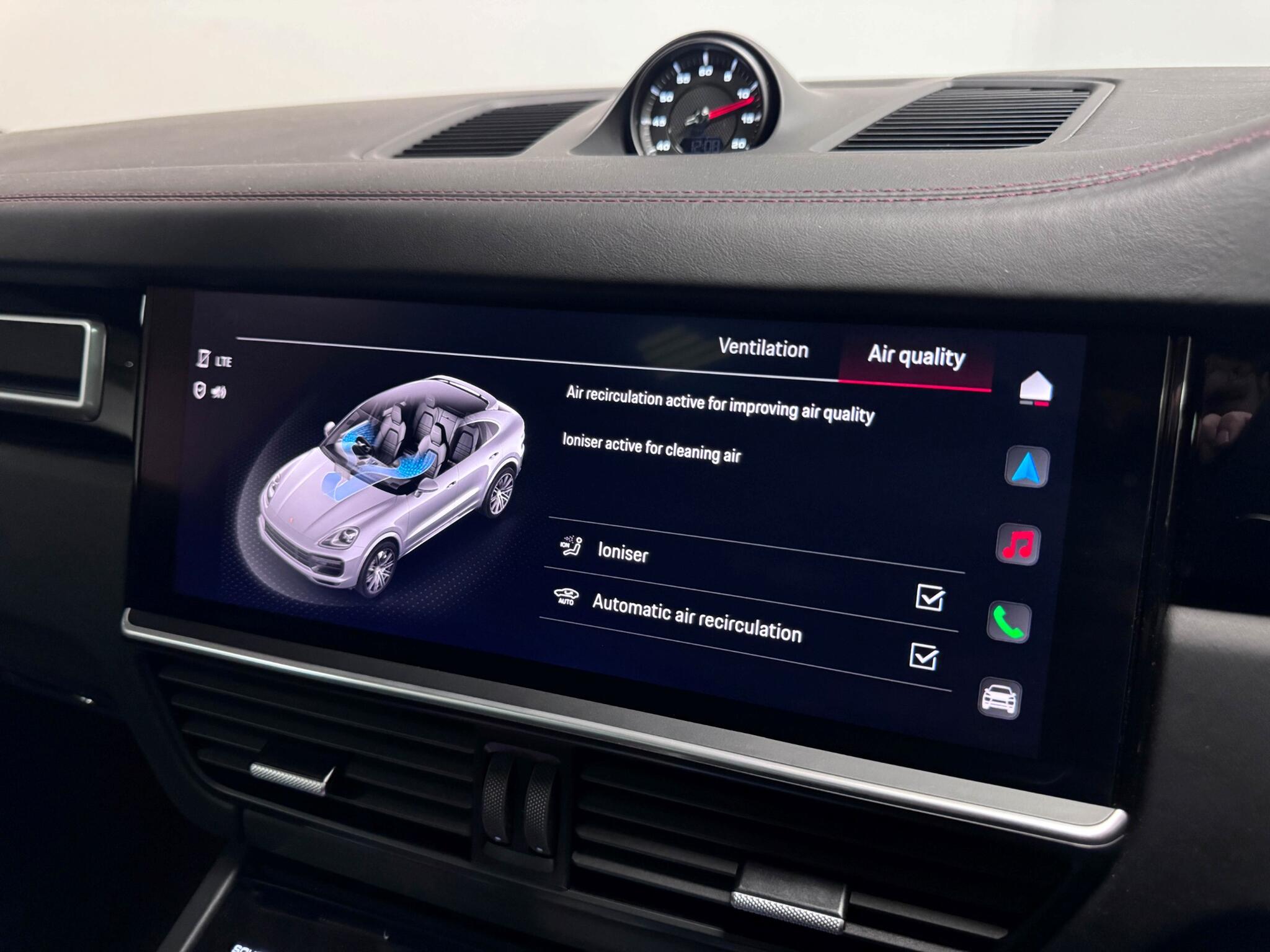 Porsche Cayenne view 65