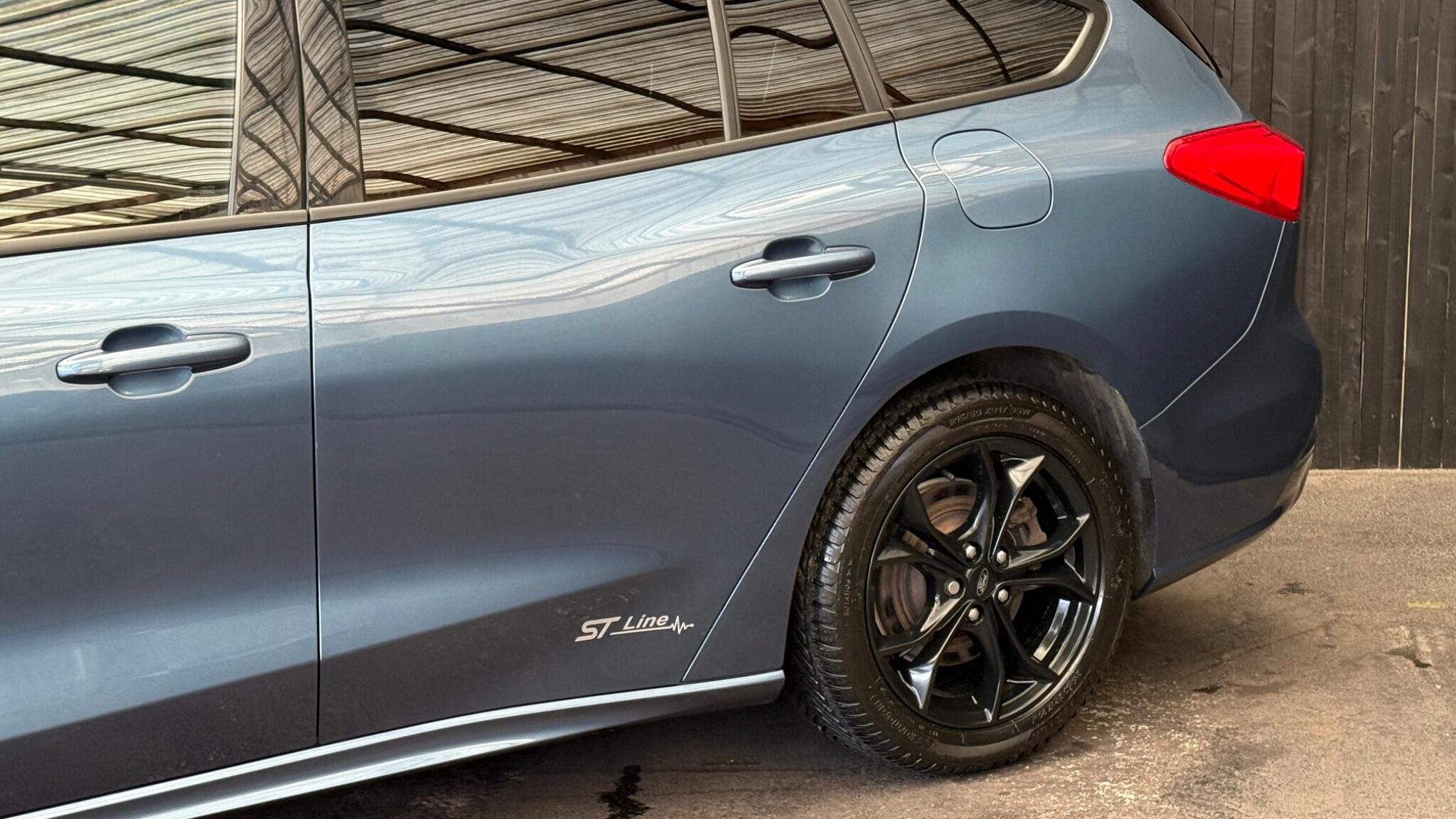 Ford Focus view 7
