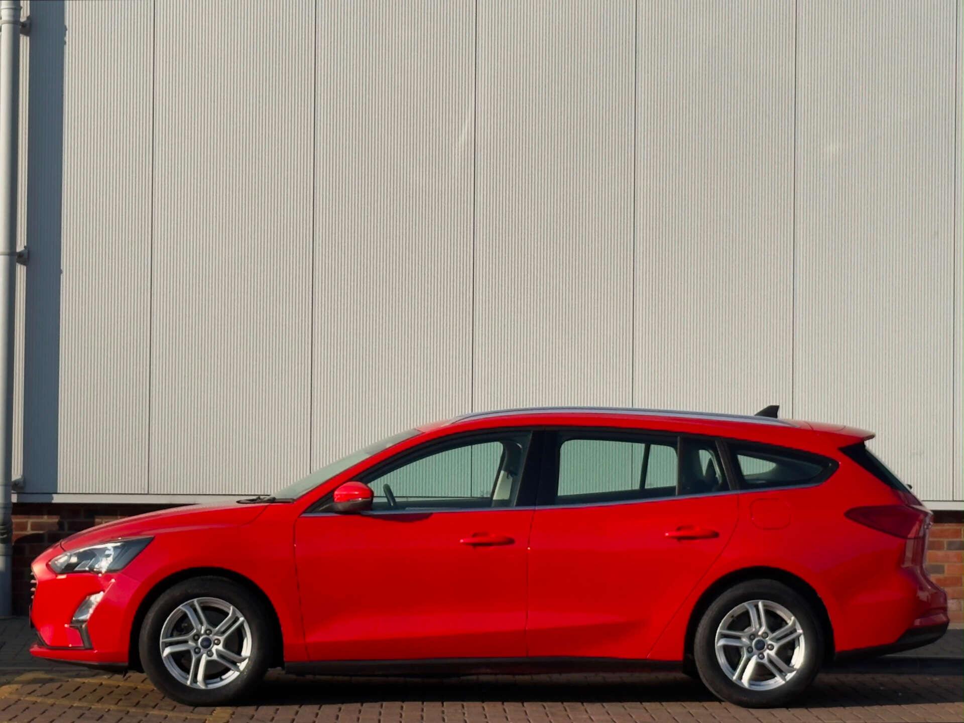 Ford Focus view 9