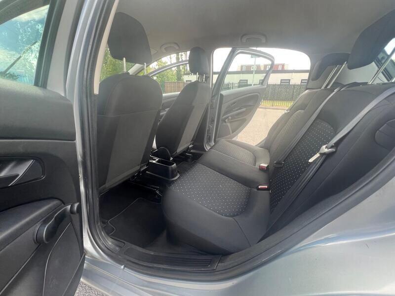 Fiat Grande Punto view 16