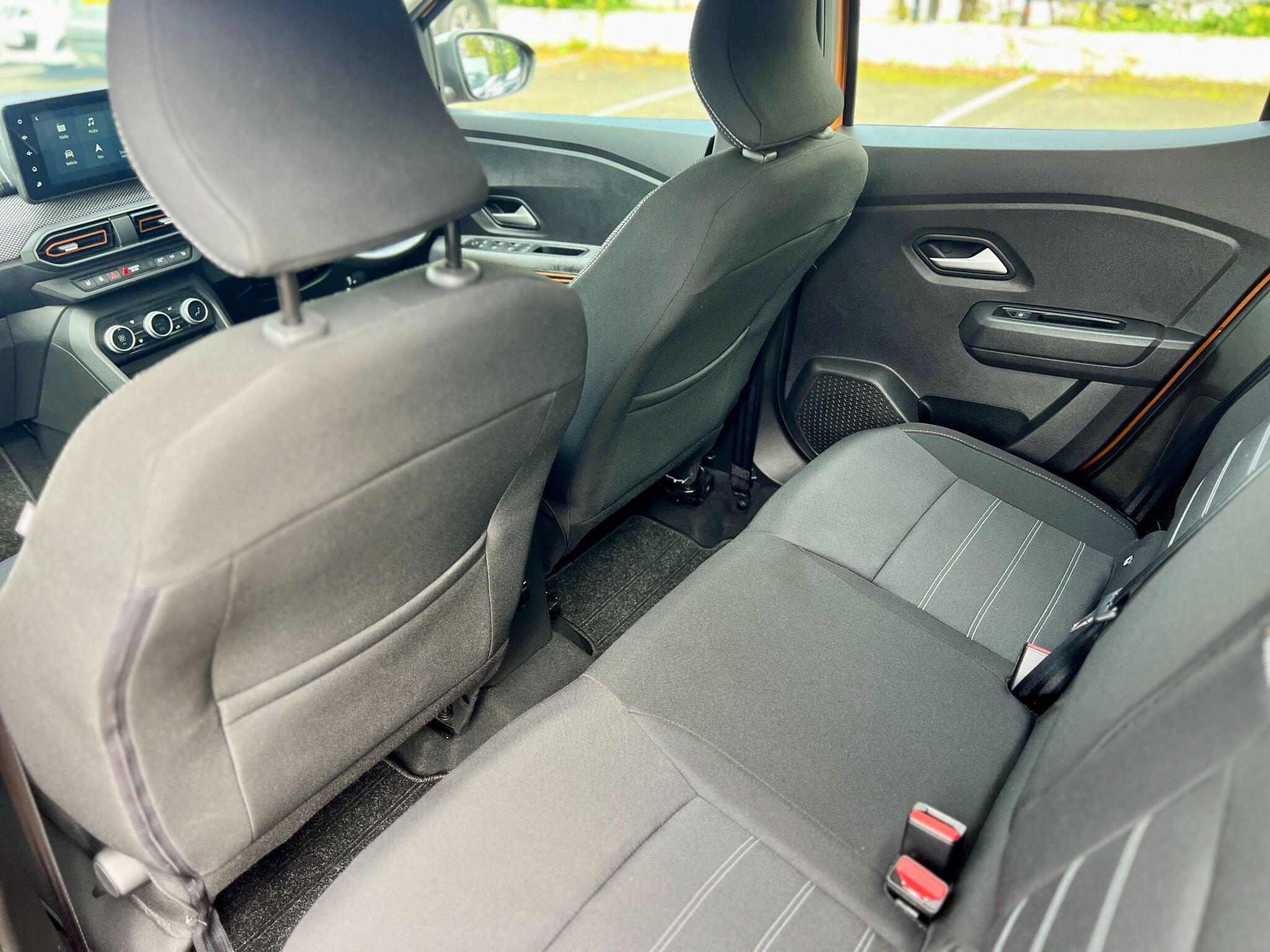 Dacia Sandero view 18
