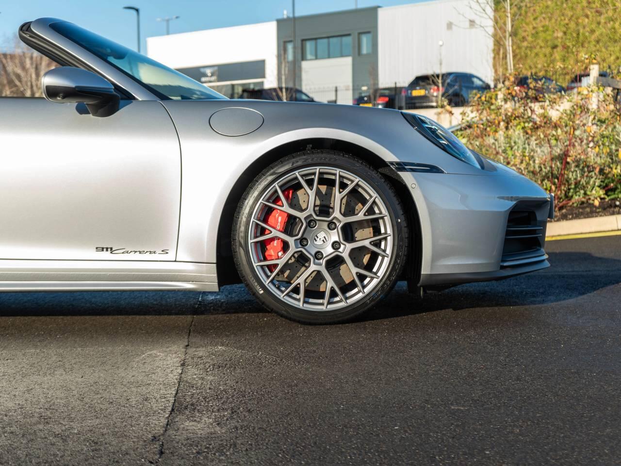 Porsche 911 view 12