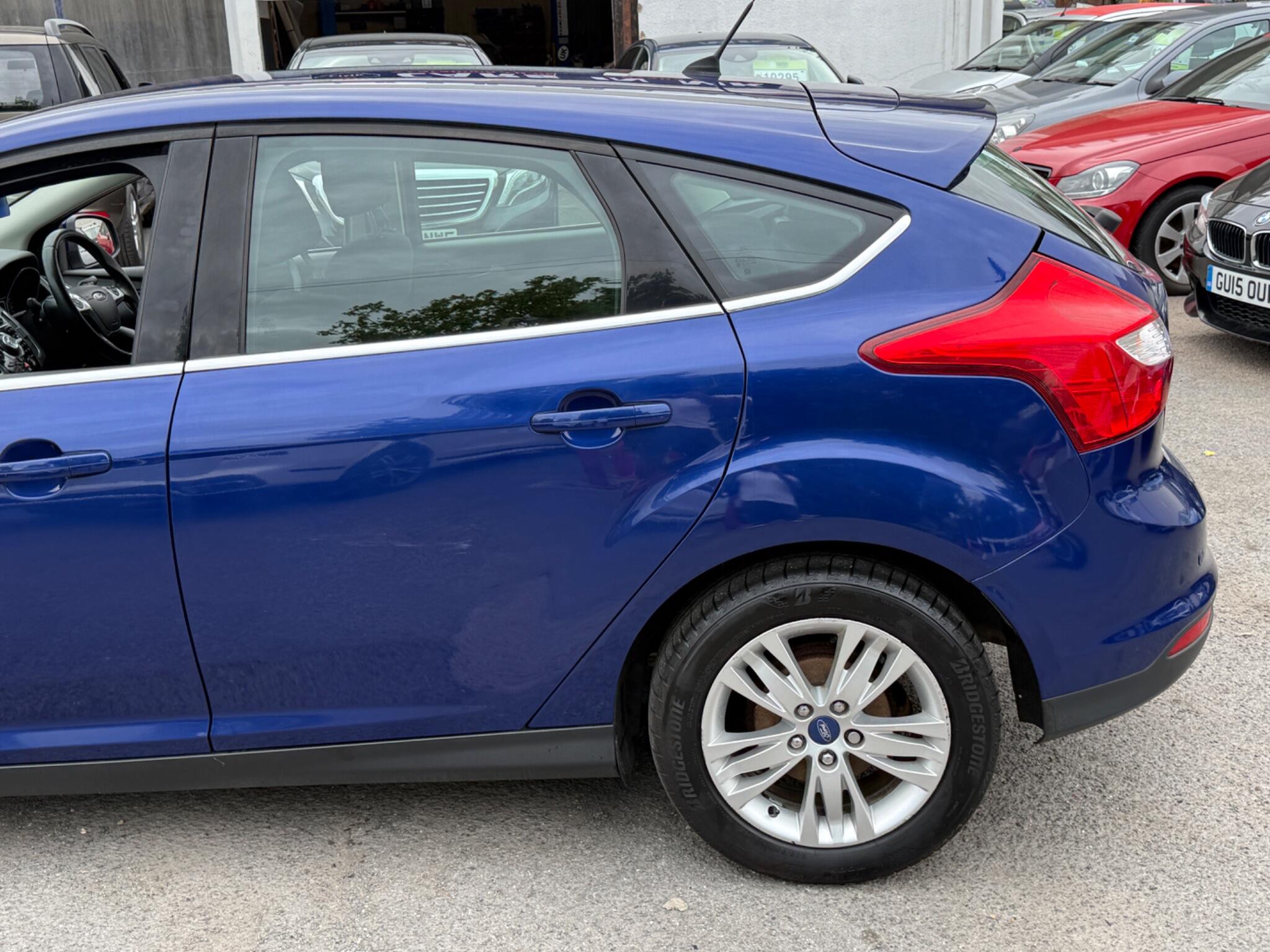 Ford Focus - Image 12