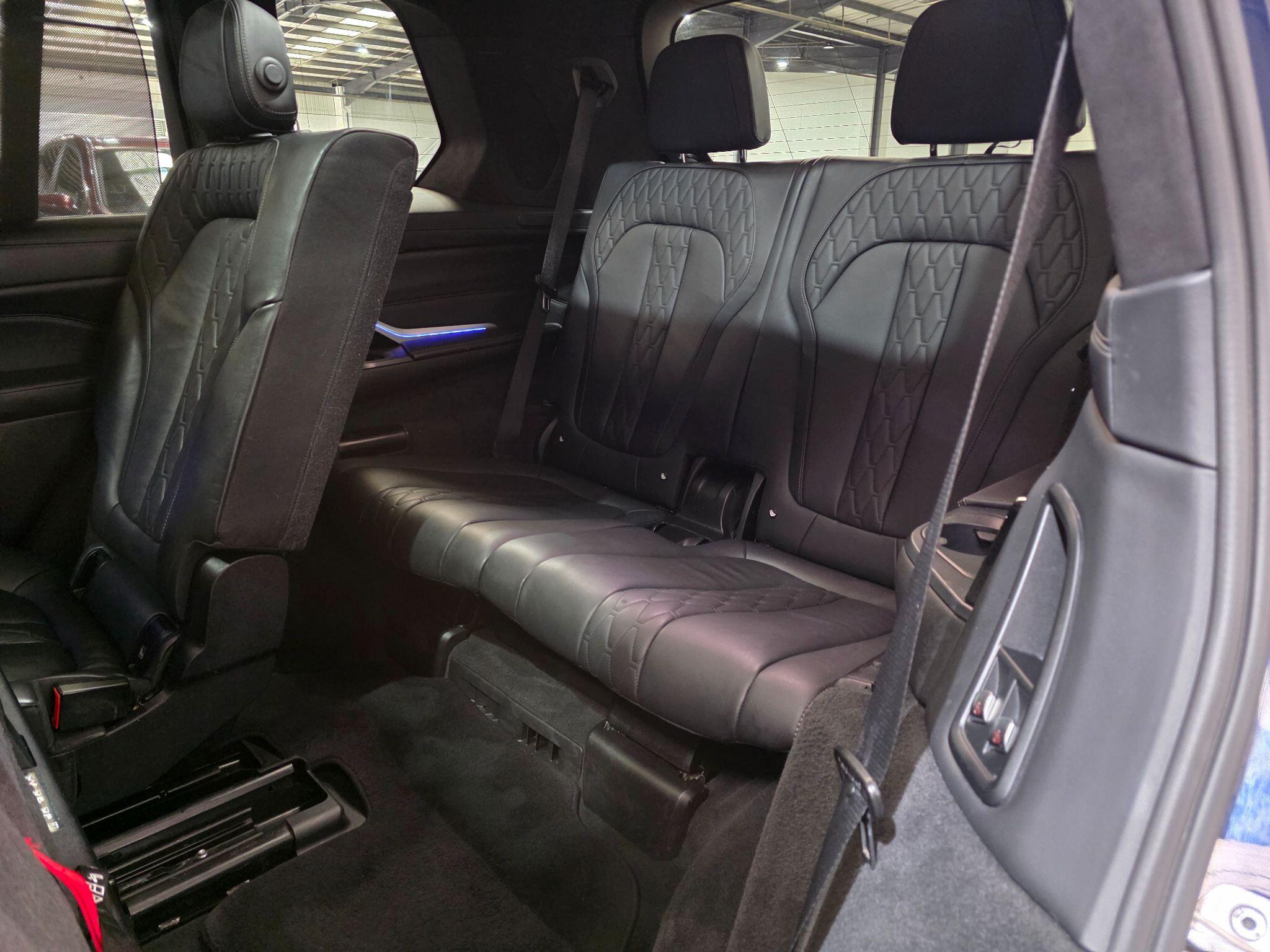 BMW X7 view 58