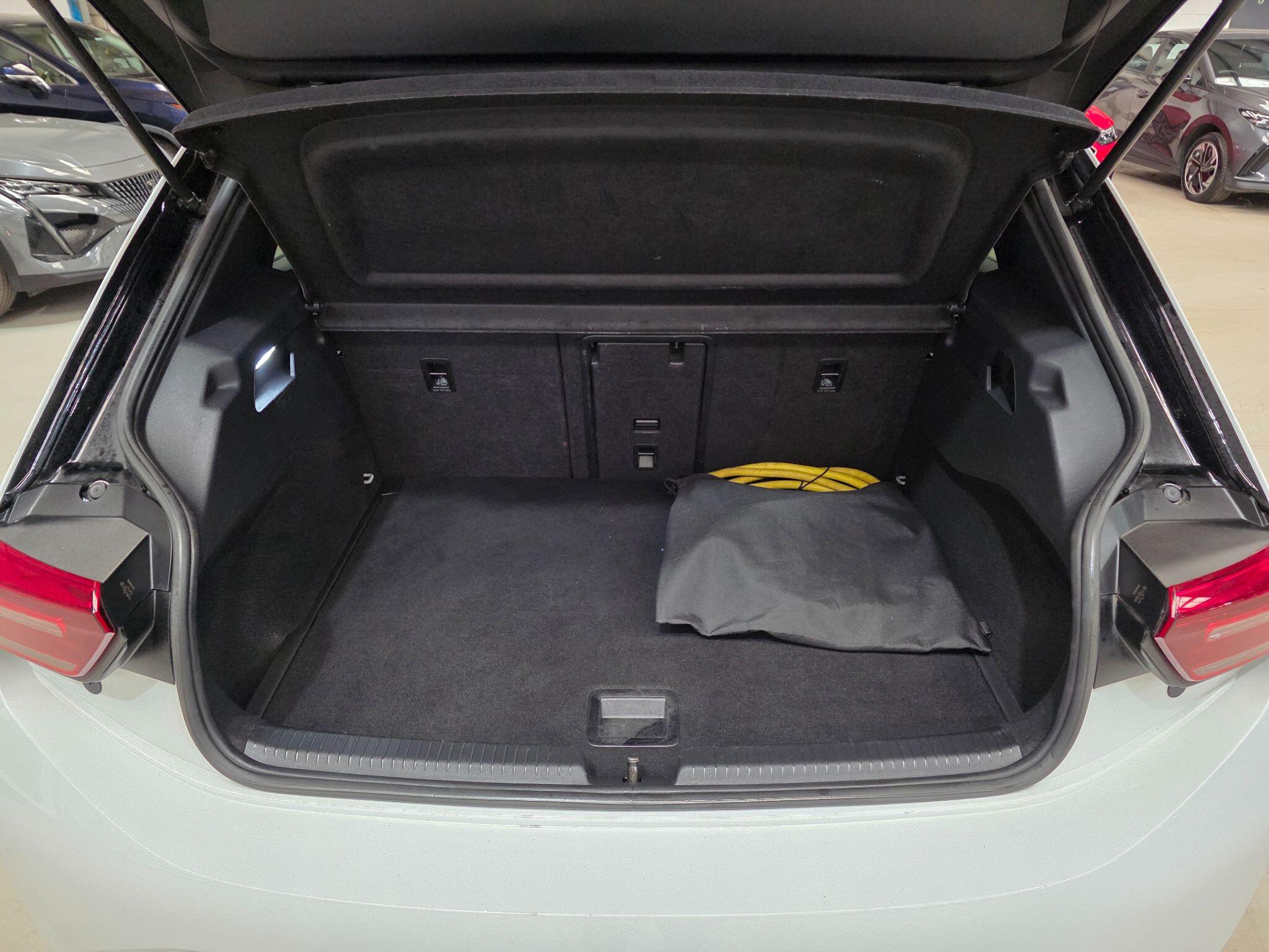 Volkswagen Id.3 view 27
