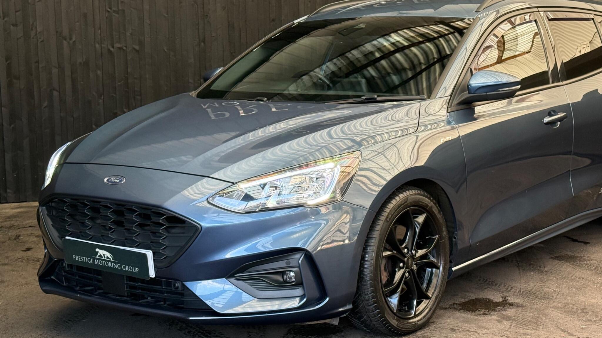 Ford Focus view 6