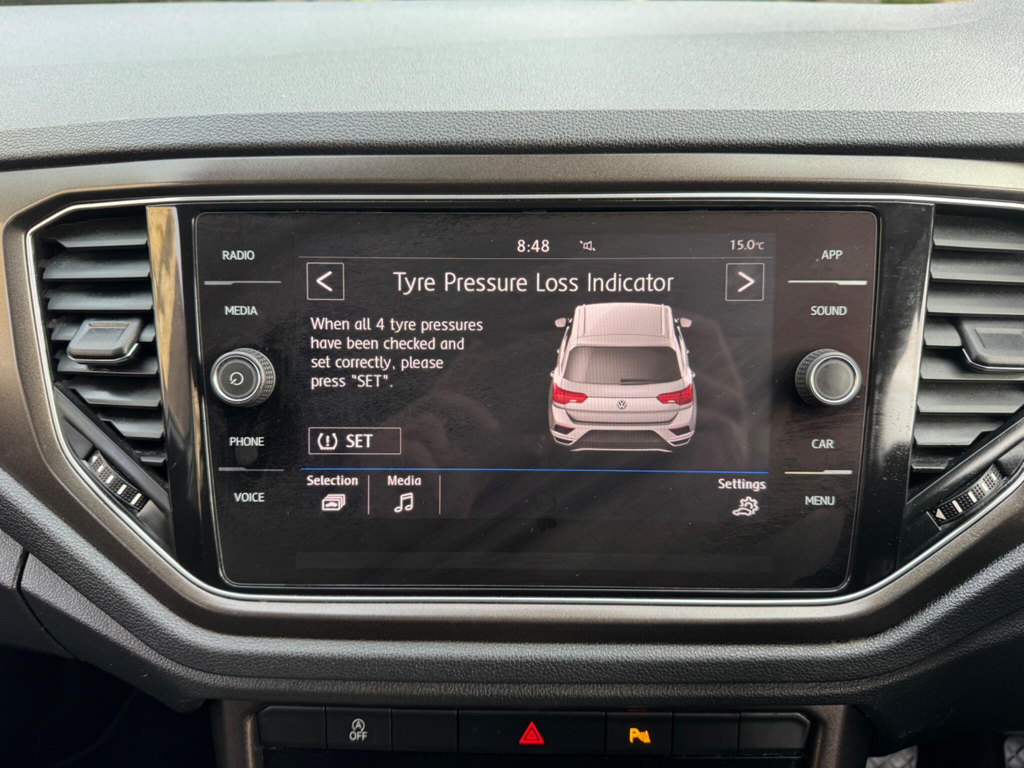 Volkswagen T-Roc view 60