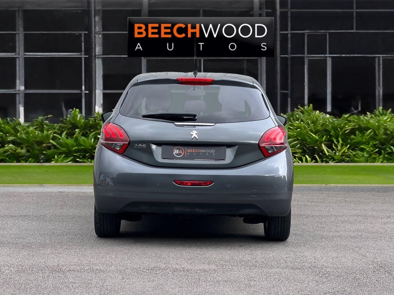 Peugeot 208 view 7