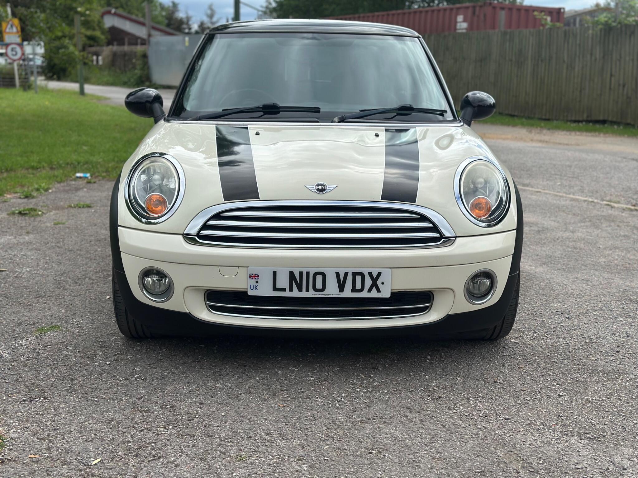 Mini Hatch view 7