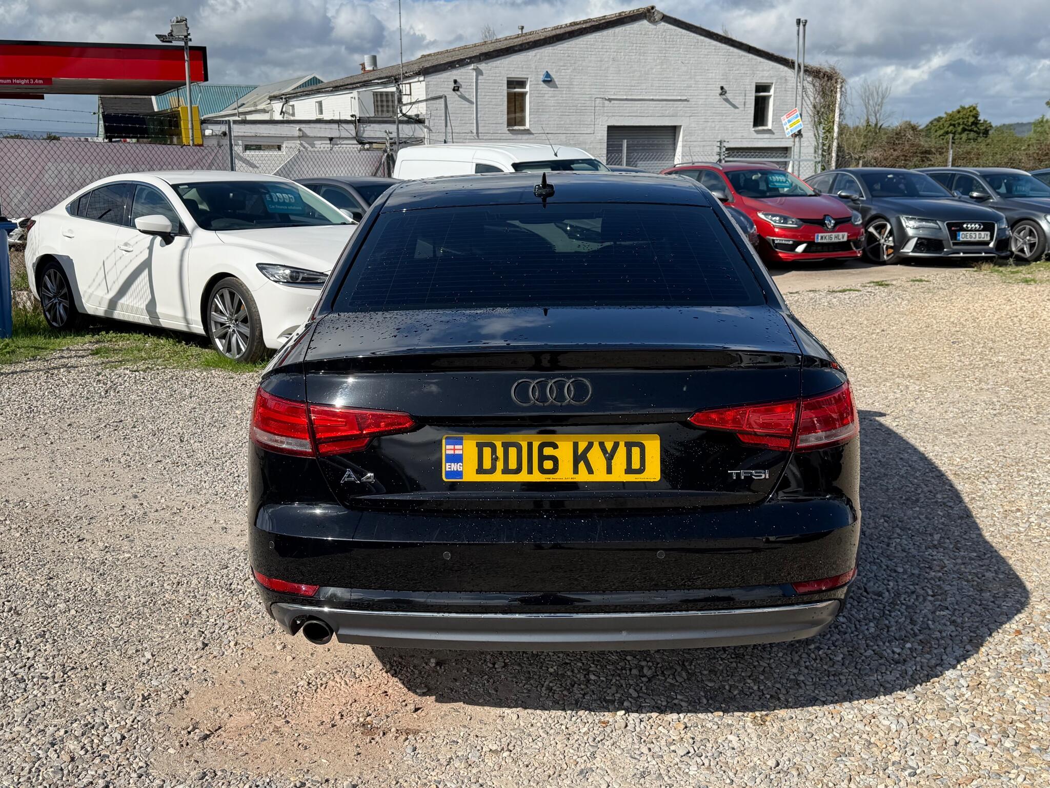 Audi A4 view 8