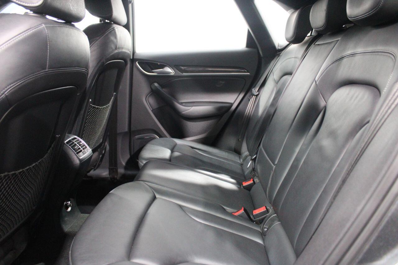 Audi RS Q3 view 18