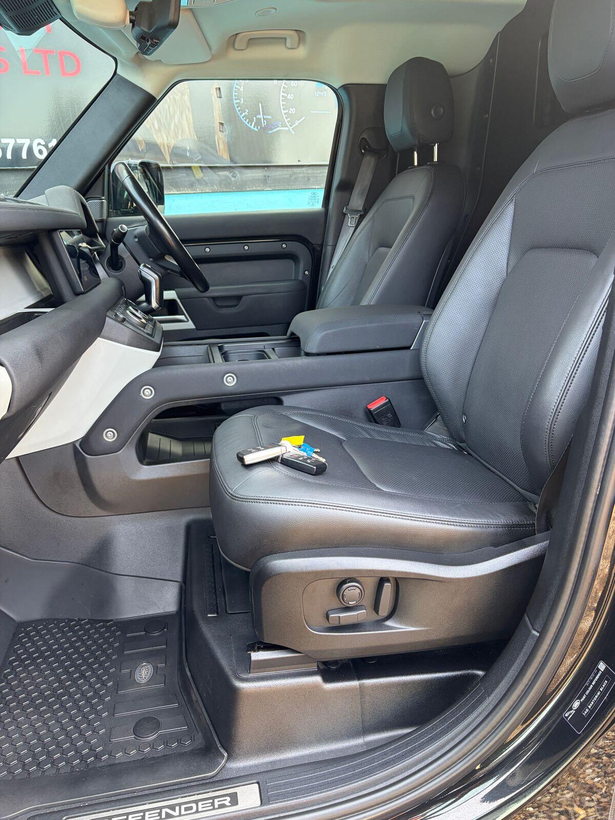 Land Rover Defender view 7