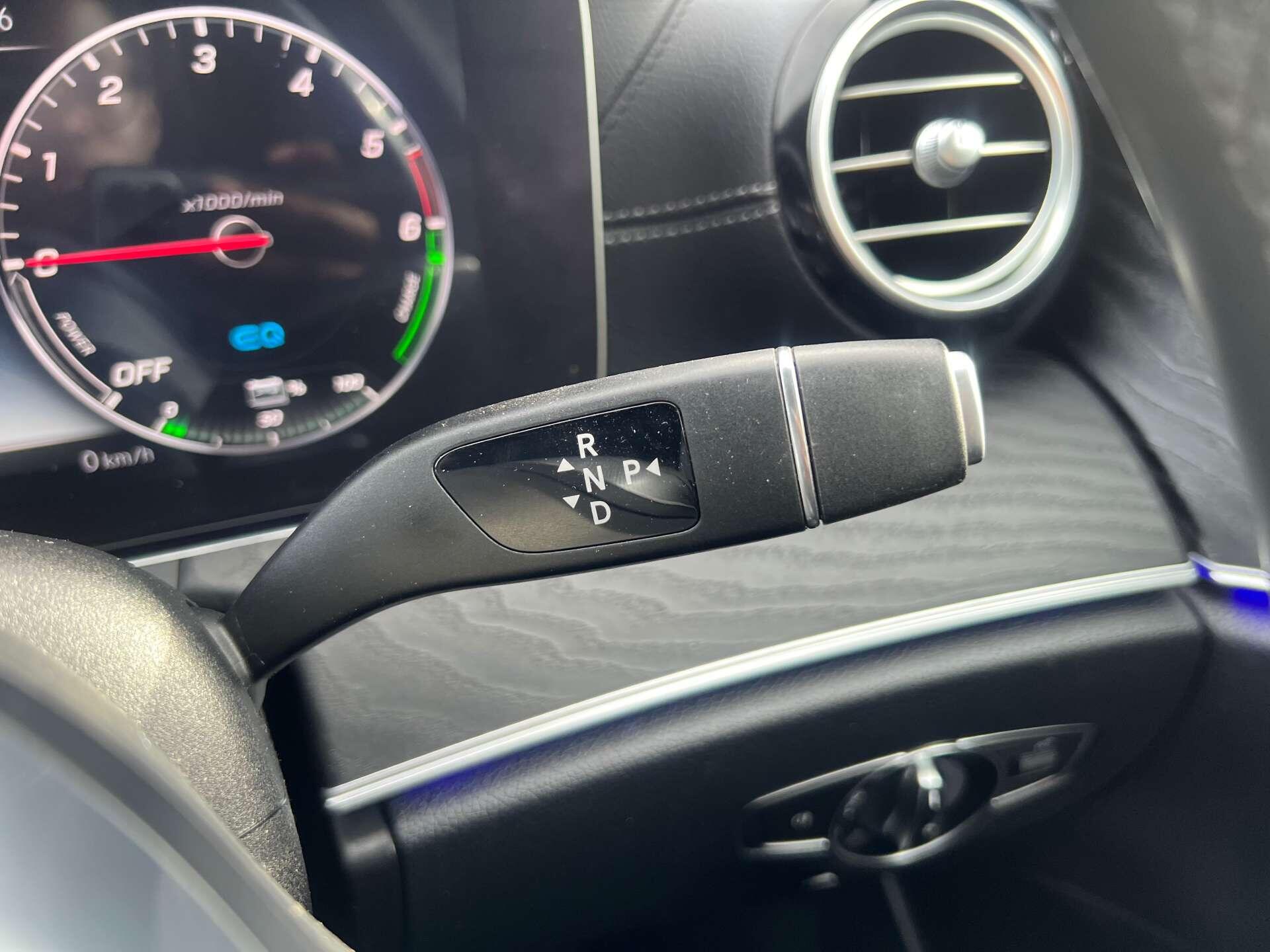 Mercedes-Benz E-Class view 28