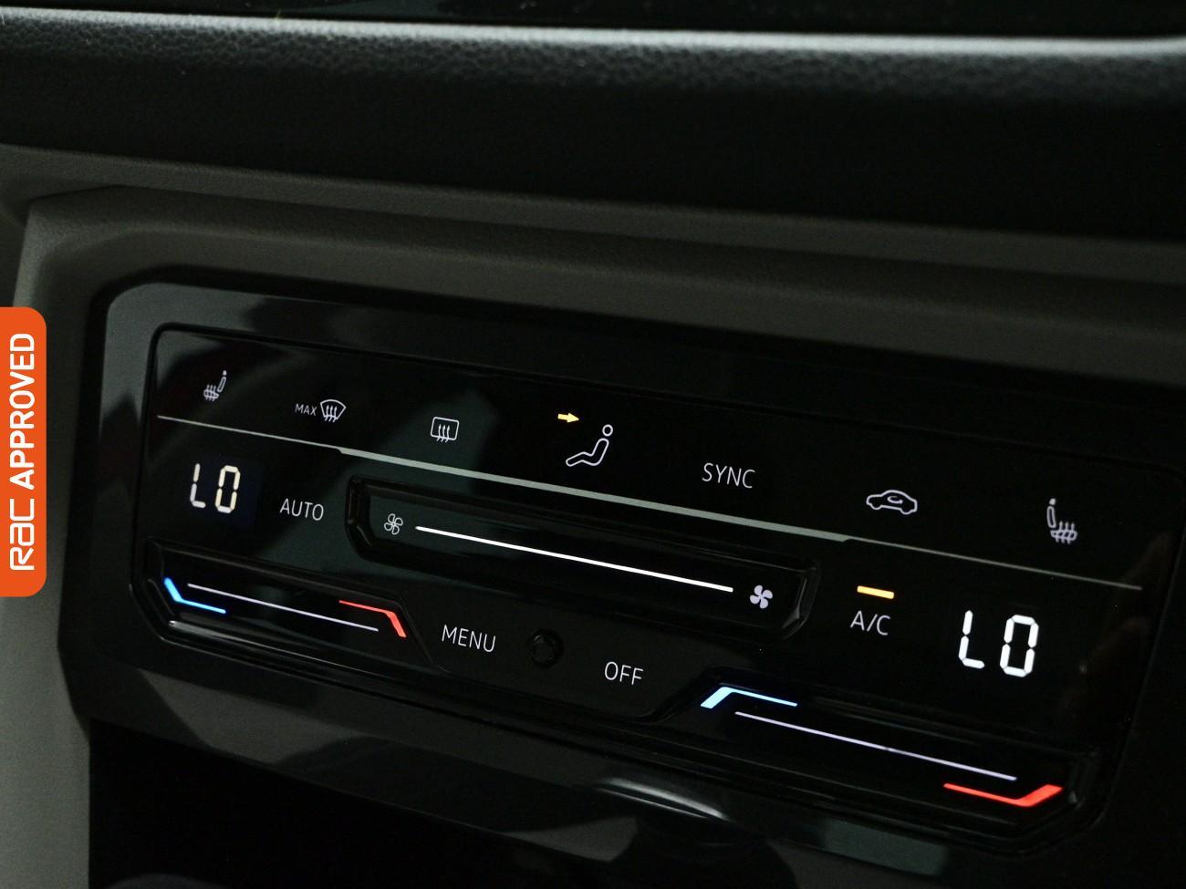 Volkswagen Tiguan view 21