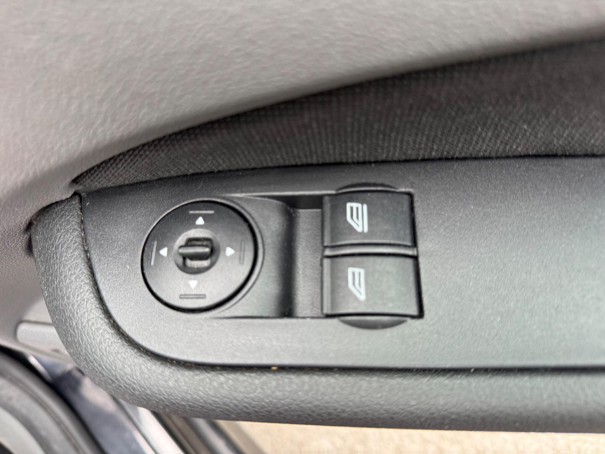 Ford Focus view 20