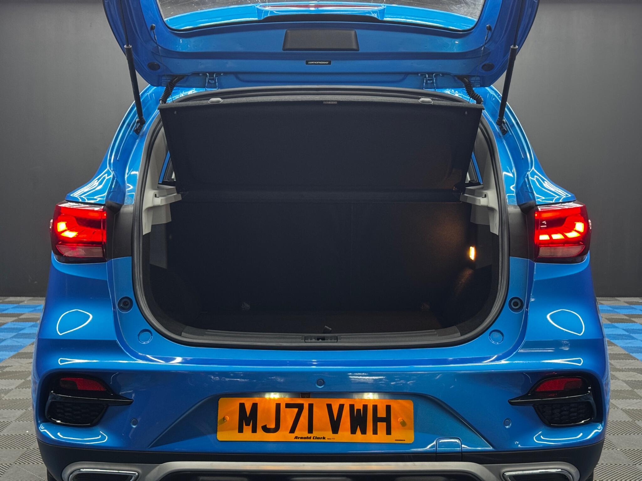 MG MG ZS view 35