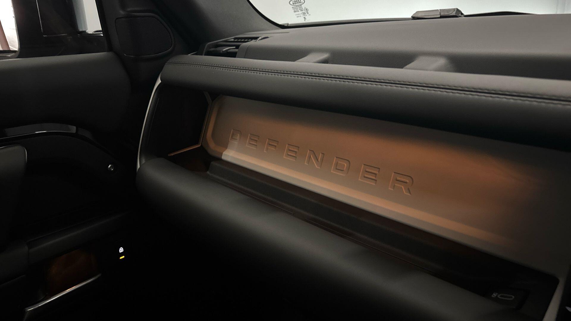 Land Rover Defender view 50