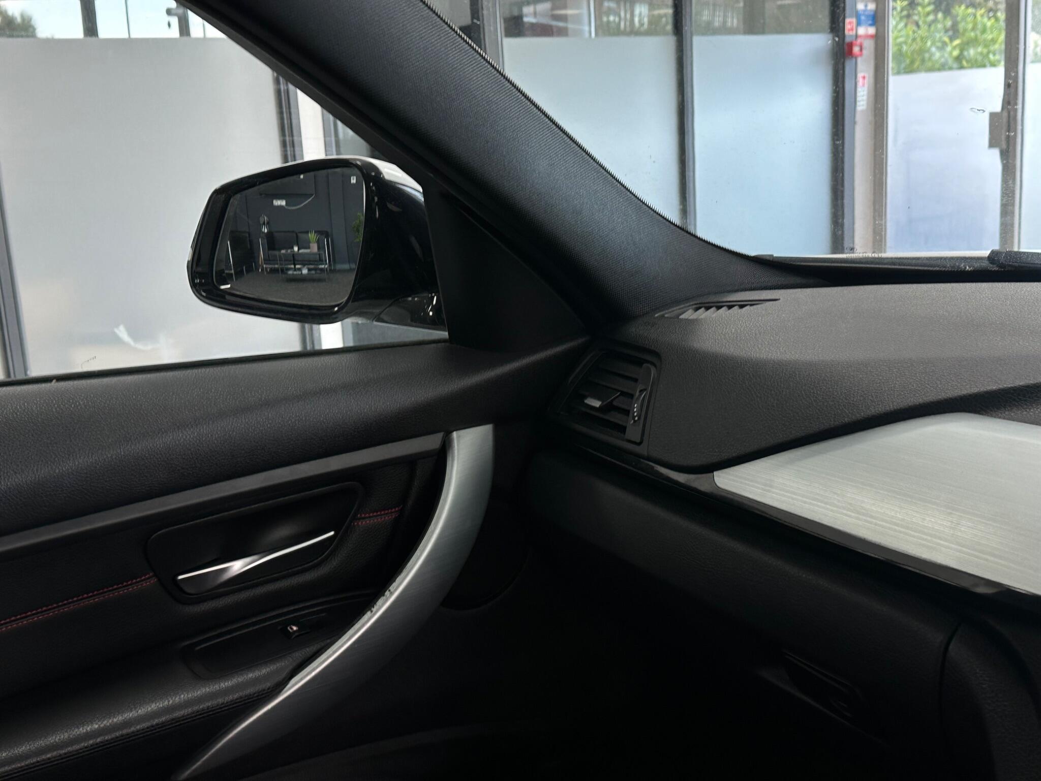 BMW 3 Series view 21