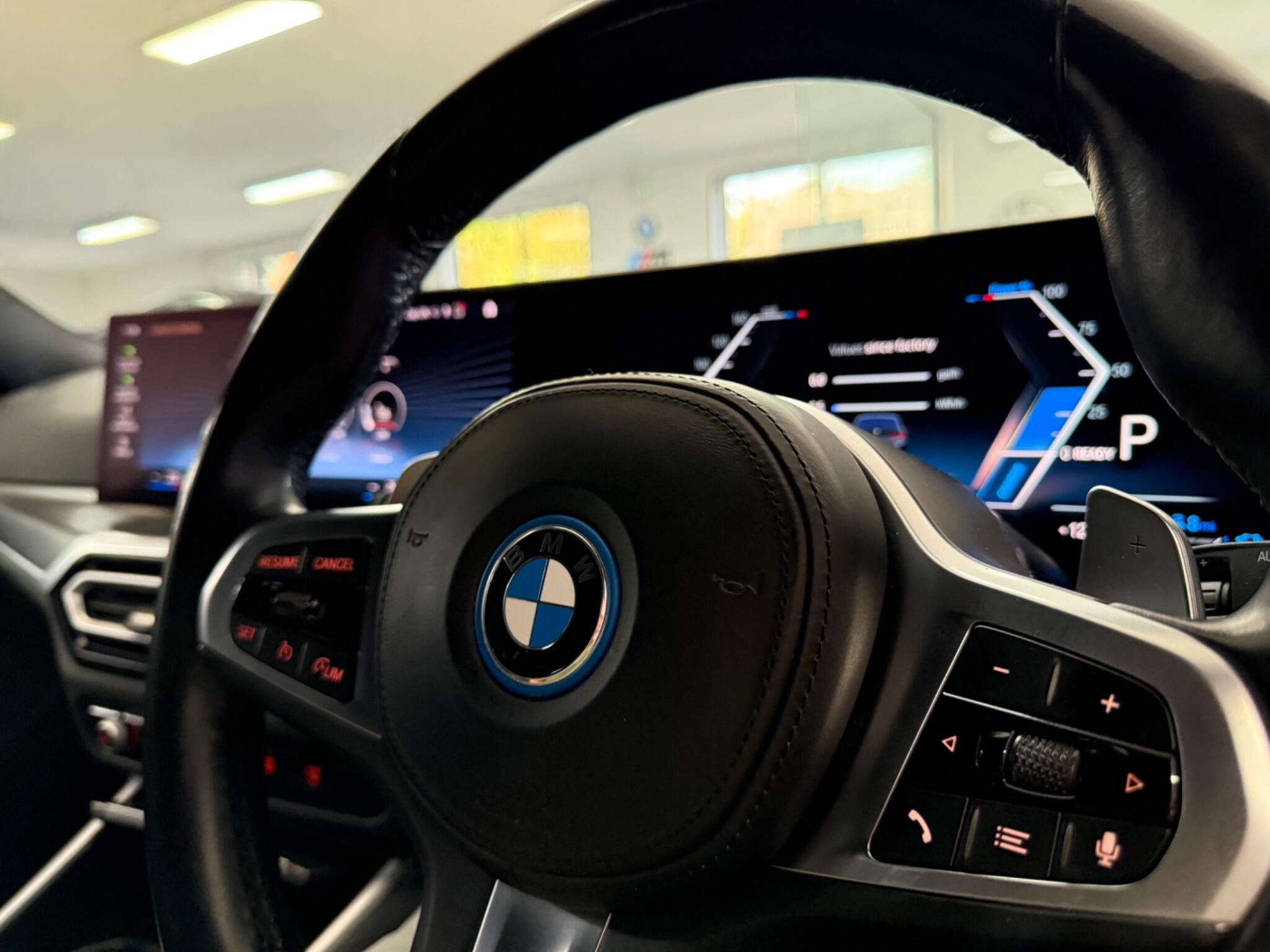 BMW 3 Series view 19