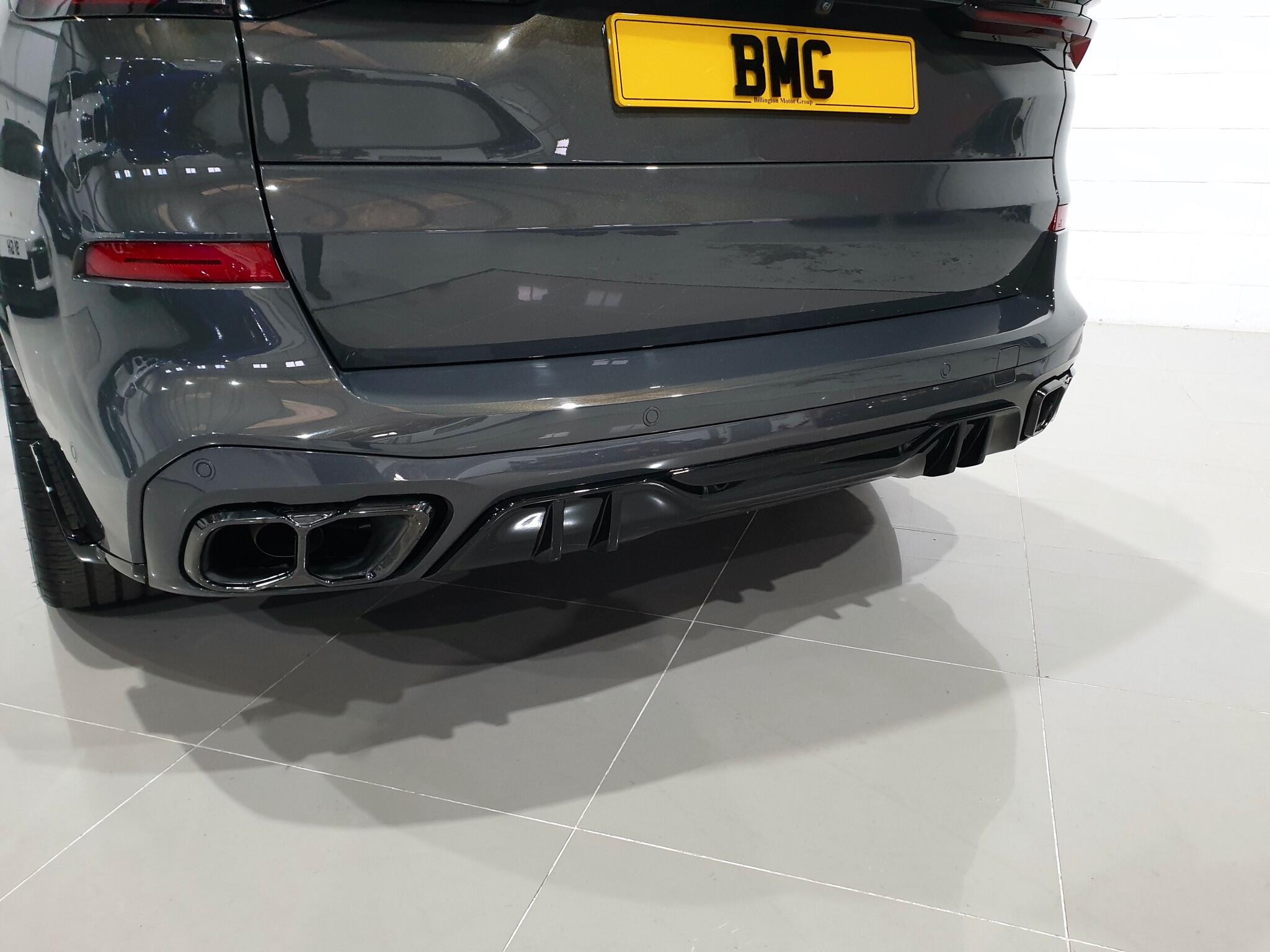 BMW X5 view 19