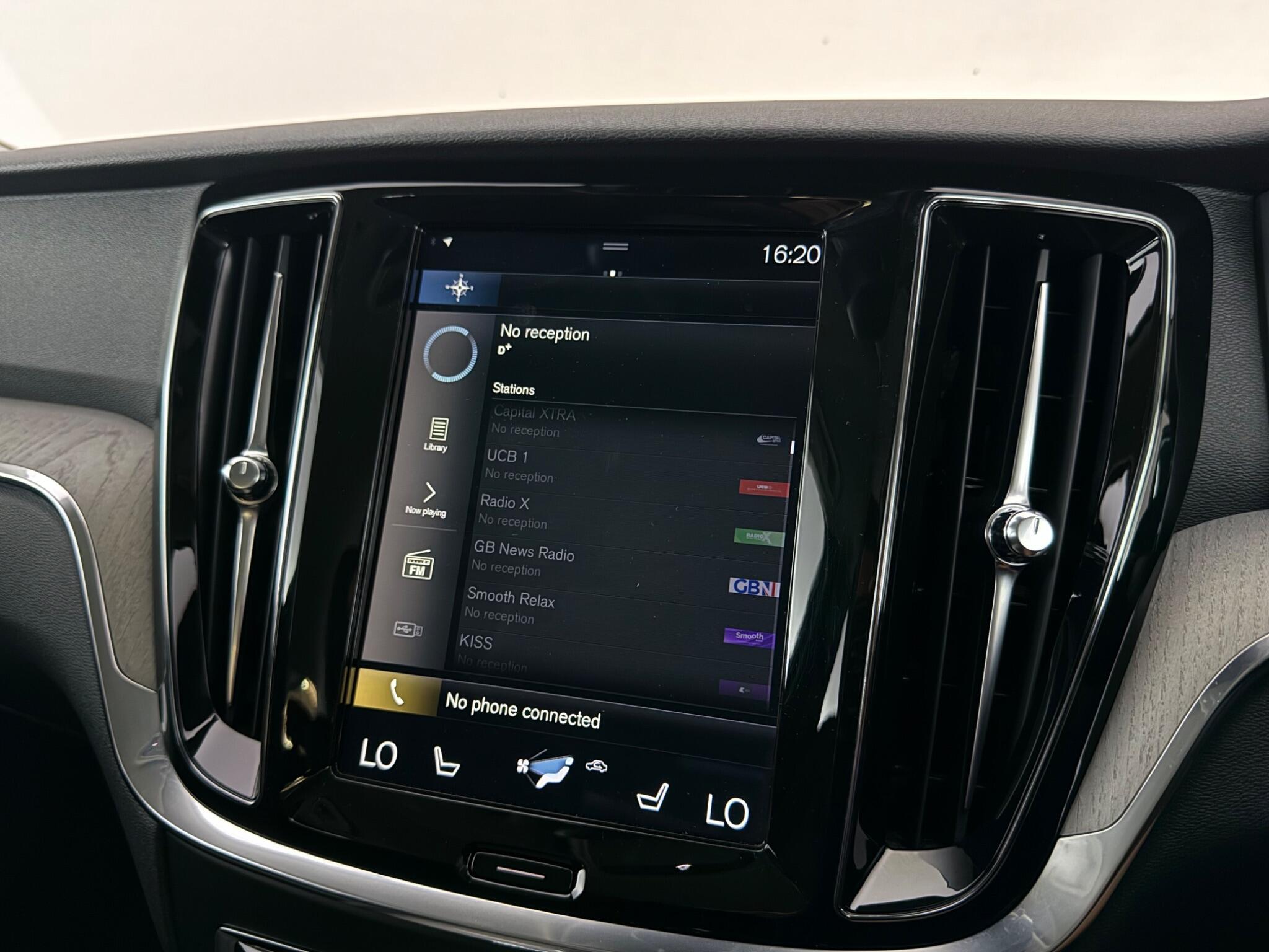 Volvo S60 view 27