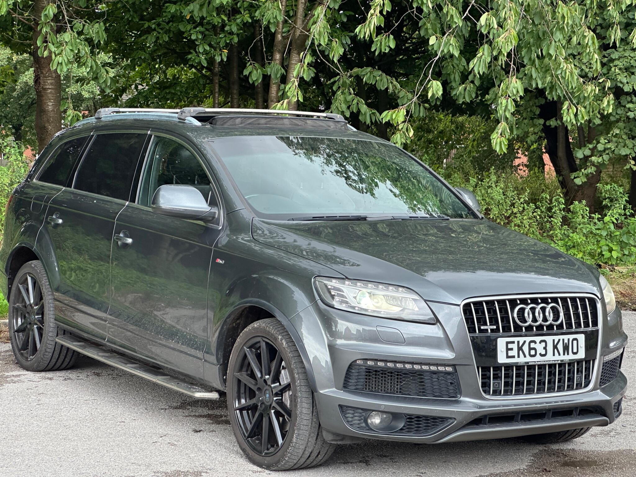 Audi Q7 view 2
