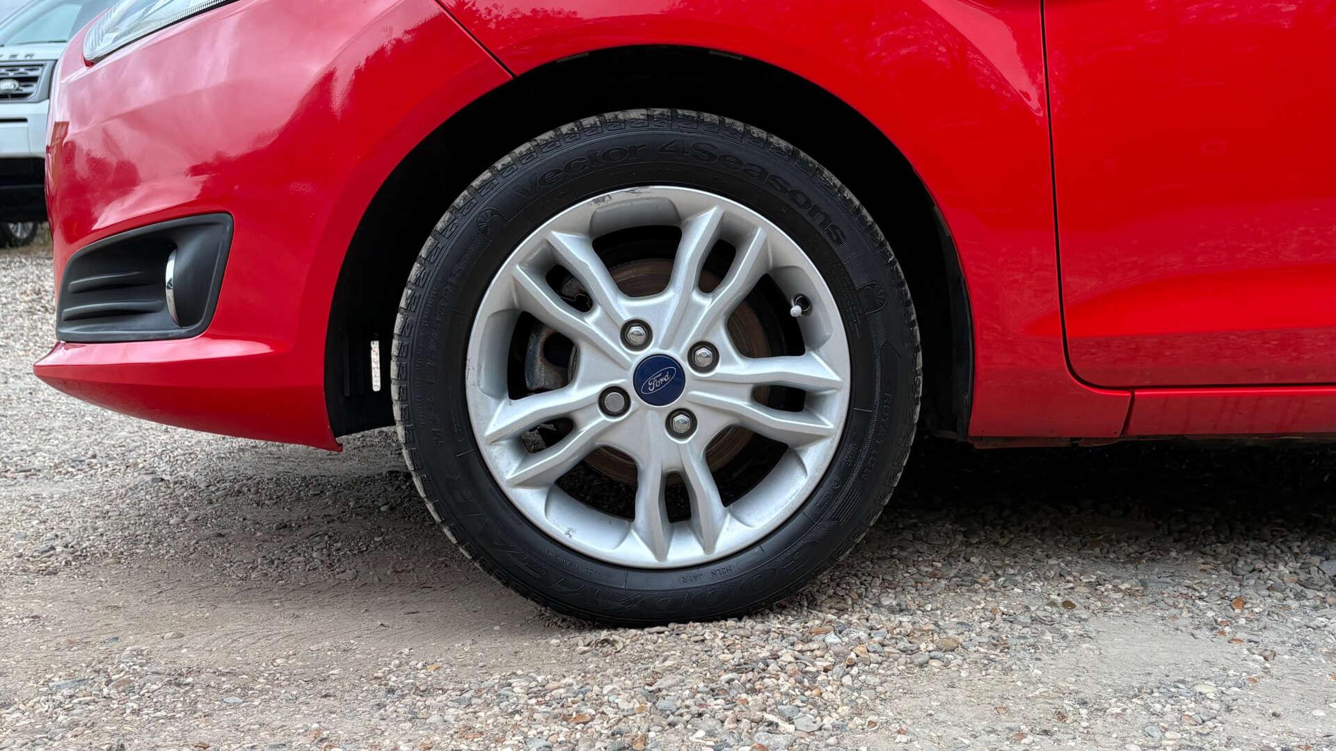 Ford Fiesta view 34