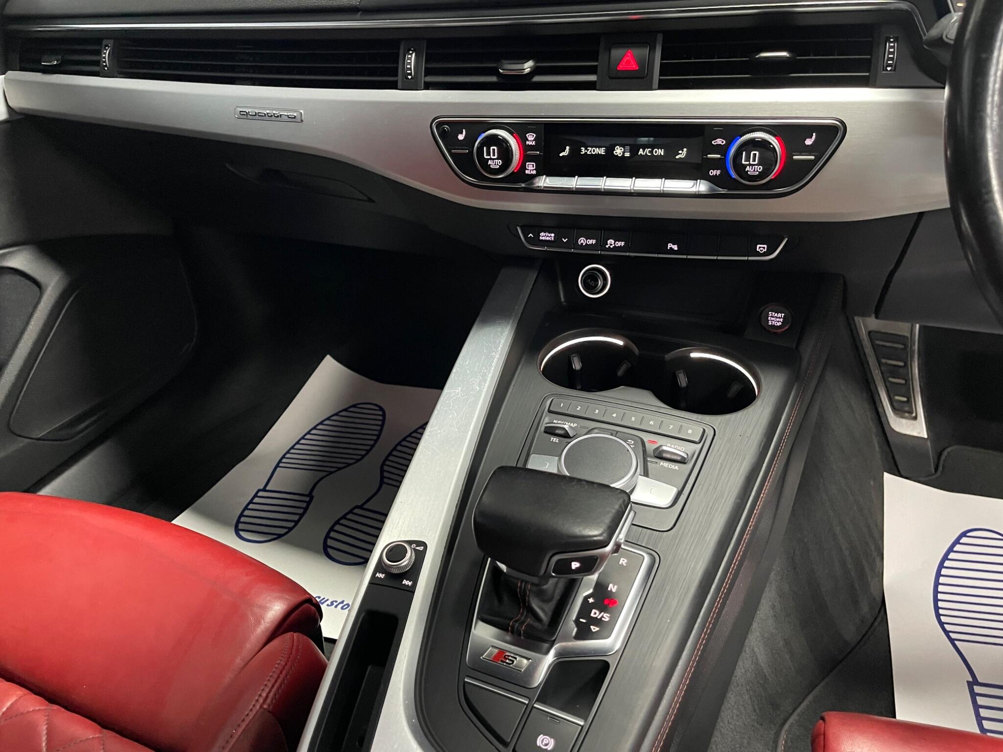 Audi S4 view 35
