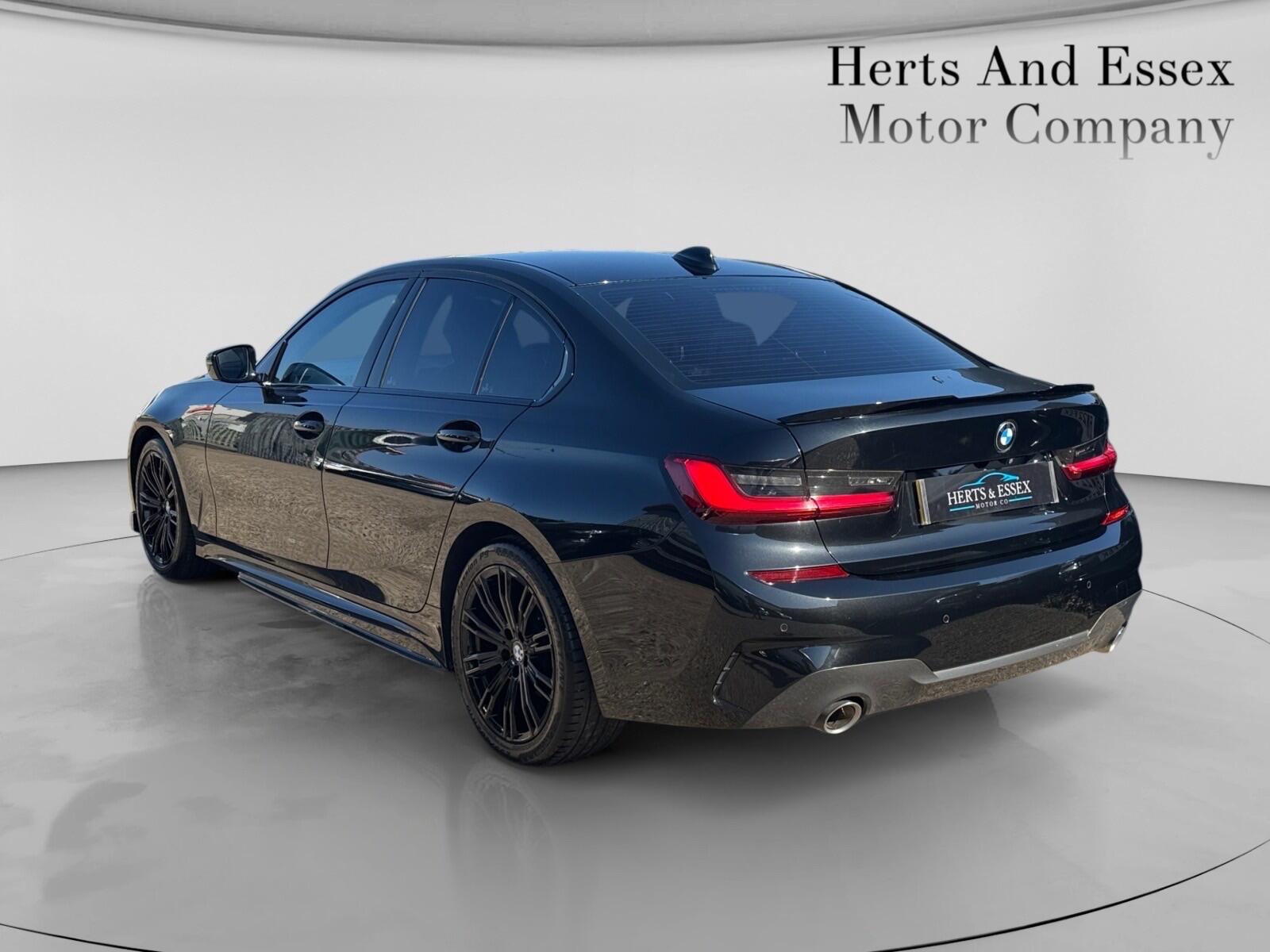 BMW 3 Series view 4