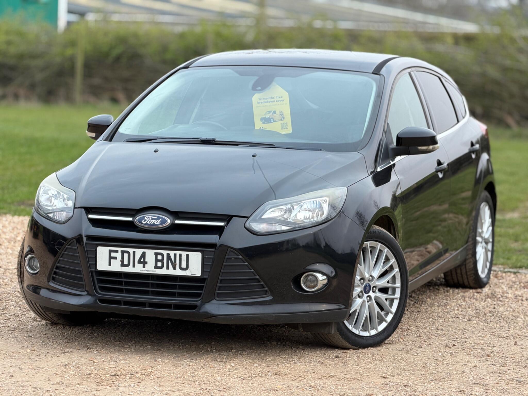 2014 Ford Focus 1.6 TDCi Zetec Euro 5 (s/s) 5dr image 2