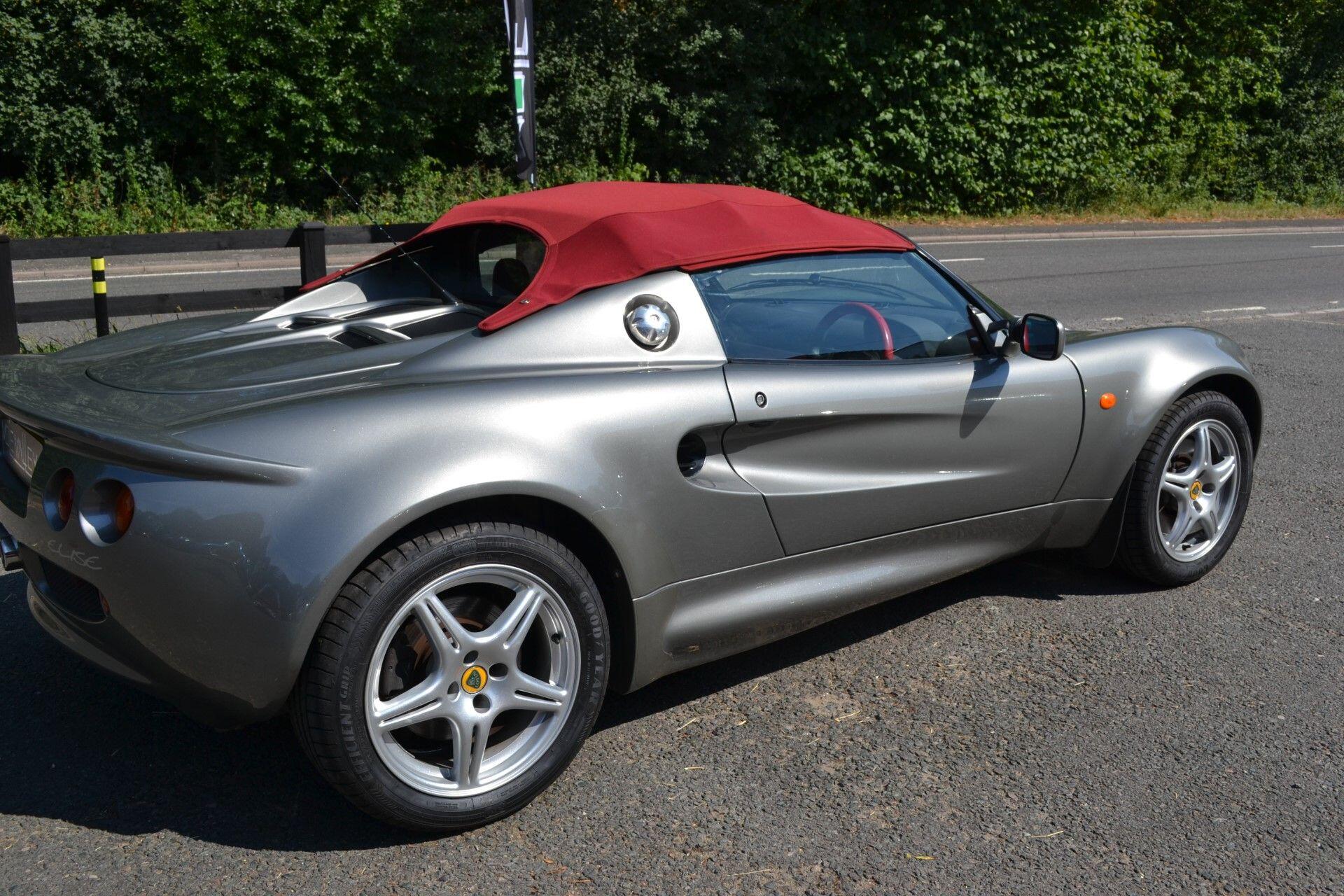 Lotus Elise view 13