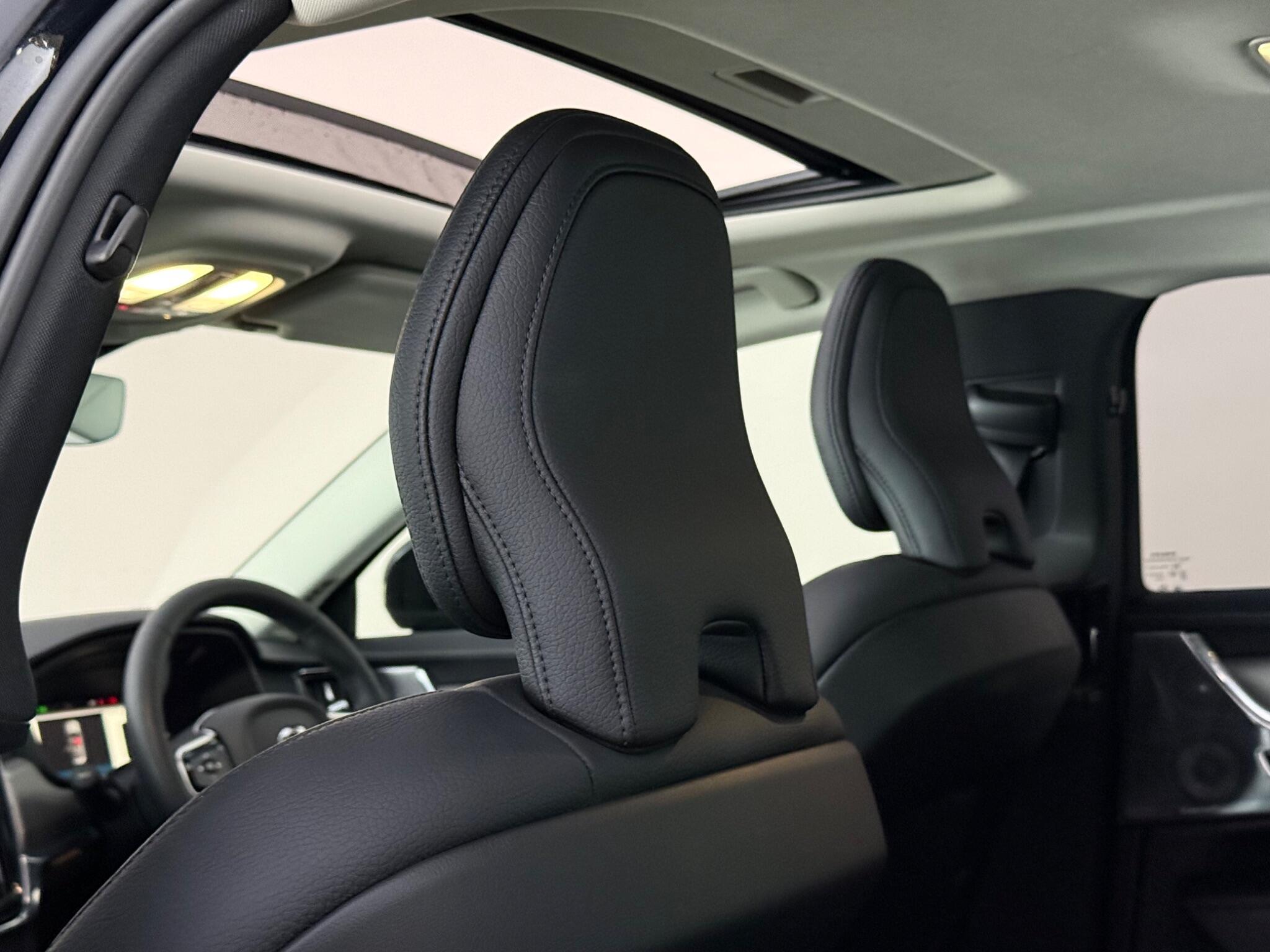 Volvo S90 view 39
