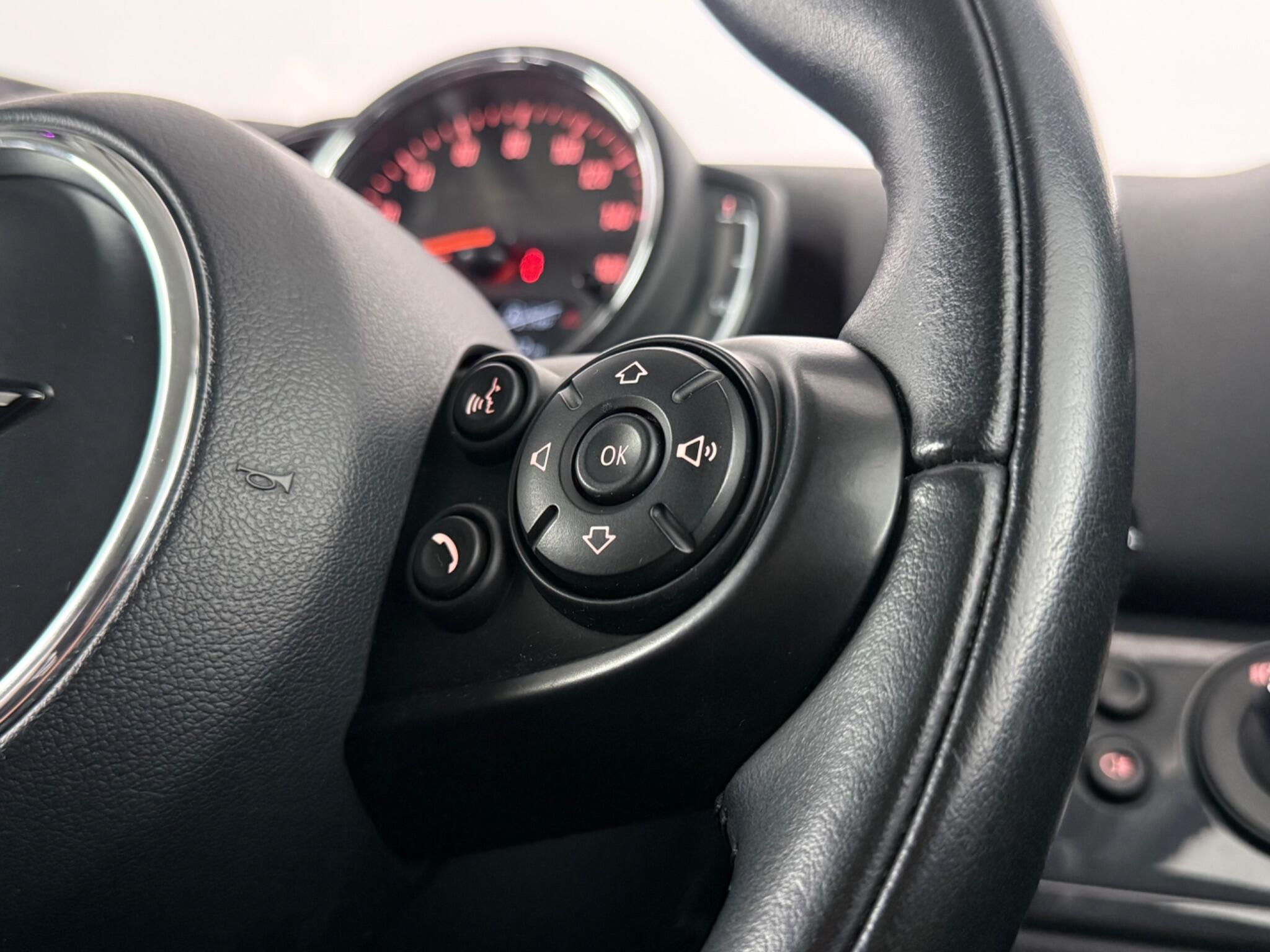 Mini Countryman view 16