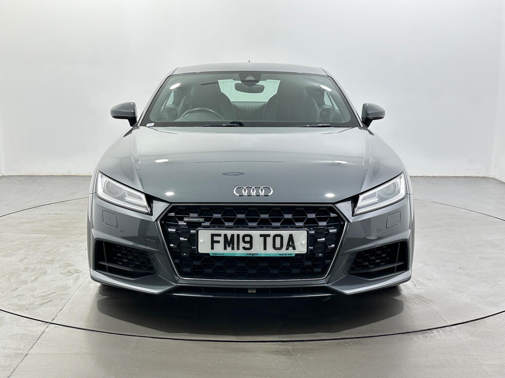 Audi TT view 3