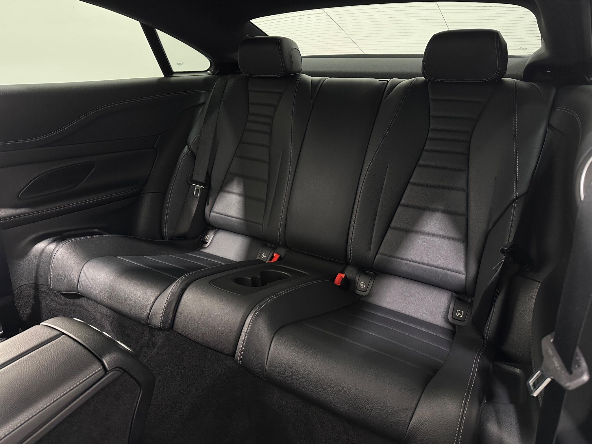 Mercedes-Benz E-Class view 40