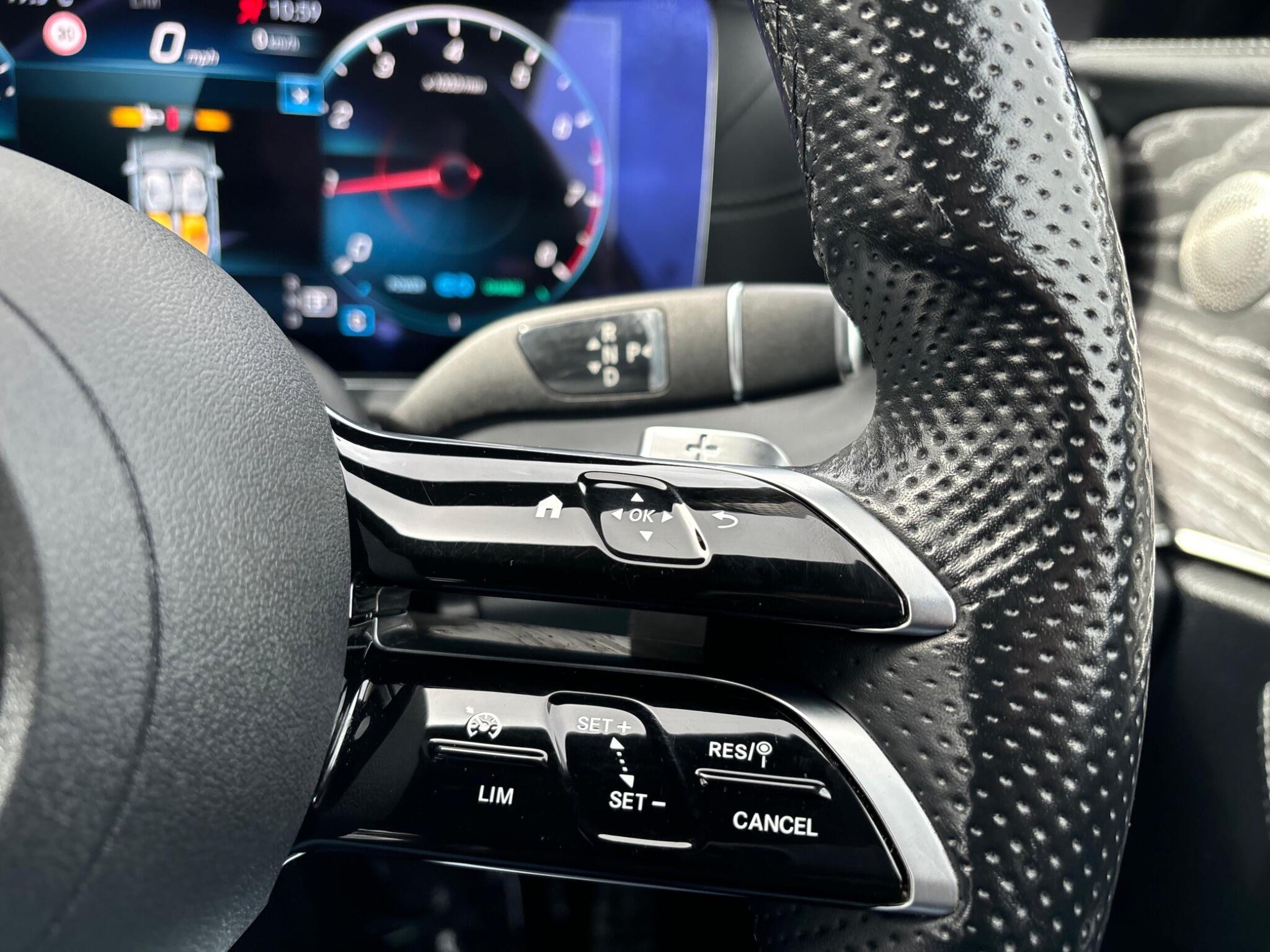 Mercedes-Benz E Class view 28