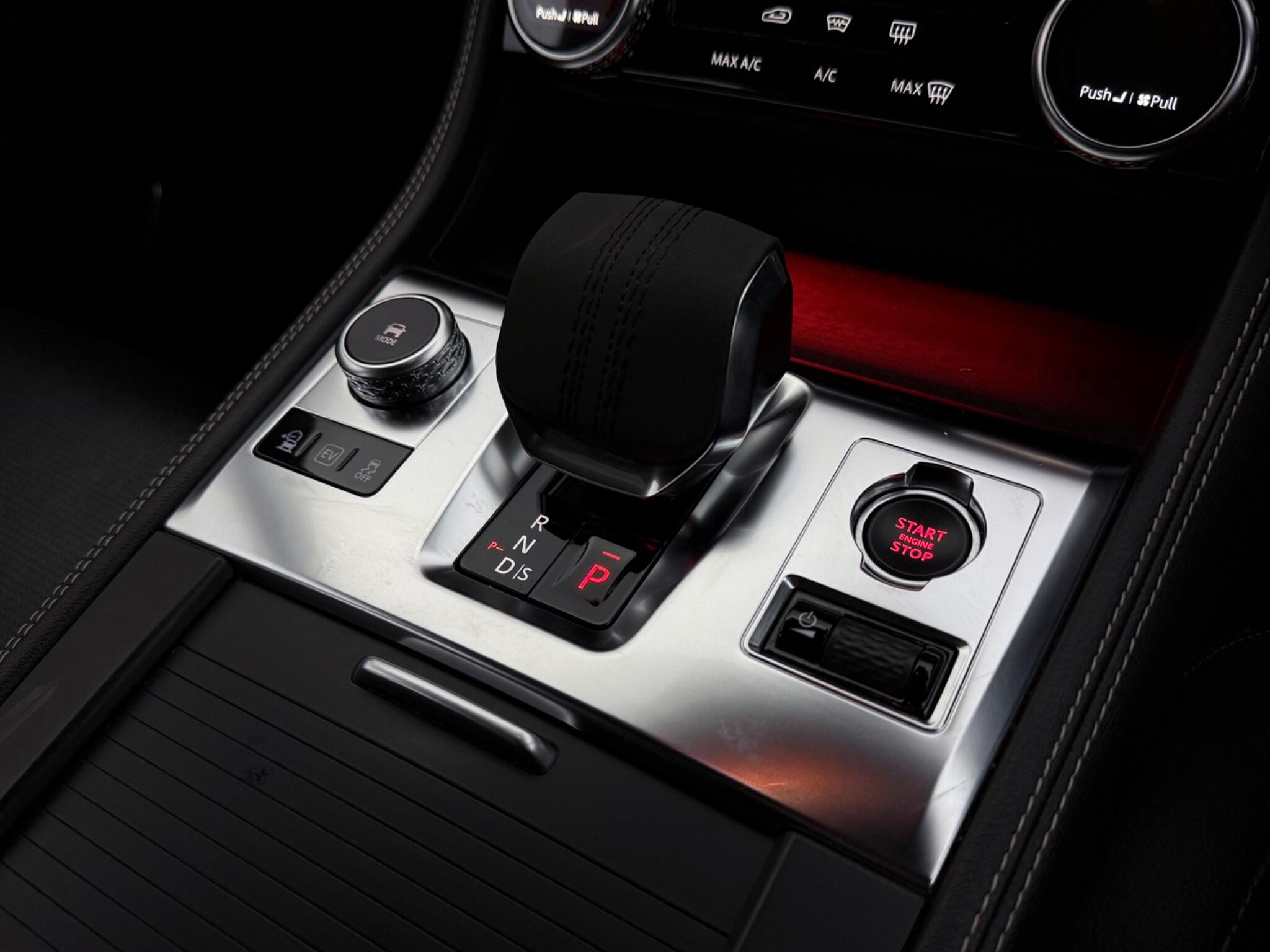 Jaguar F-Pace view 22