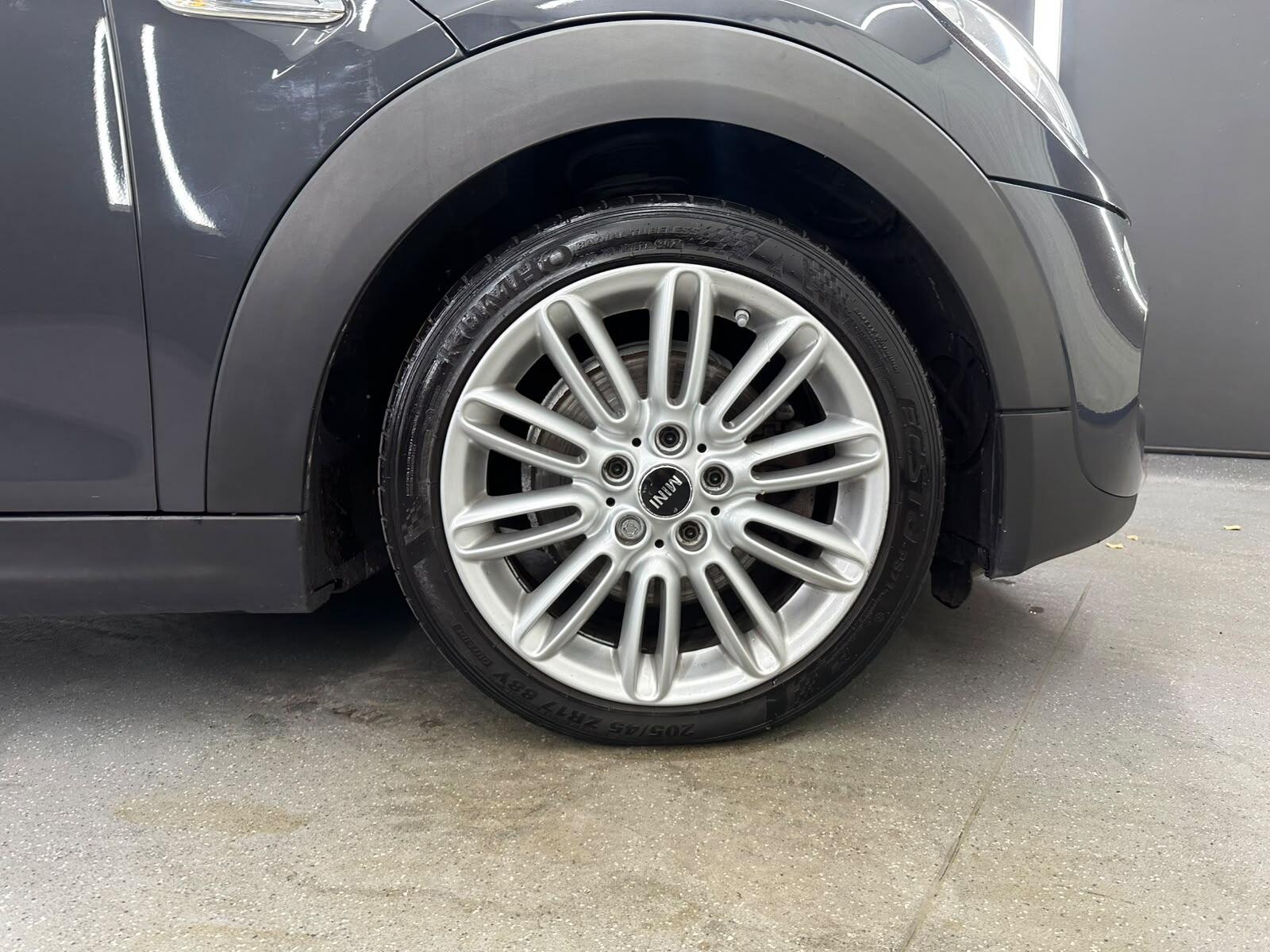 MINI Hatch view 16