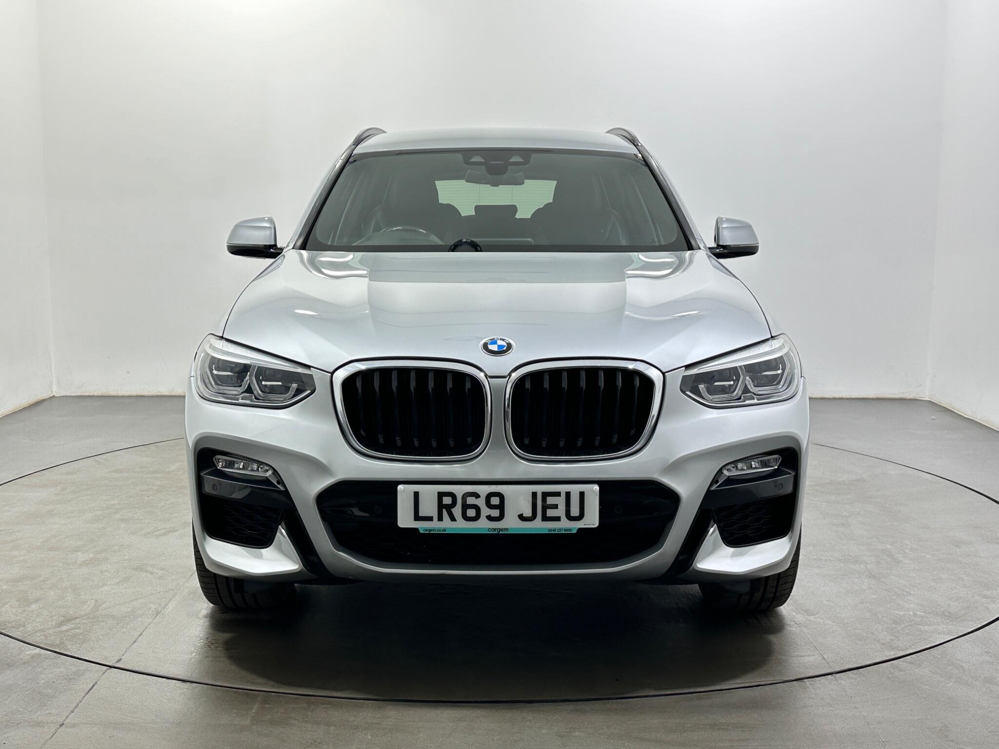 BMW X3 view 3