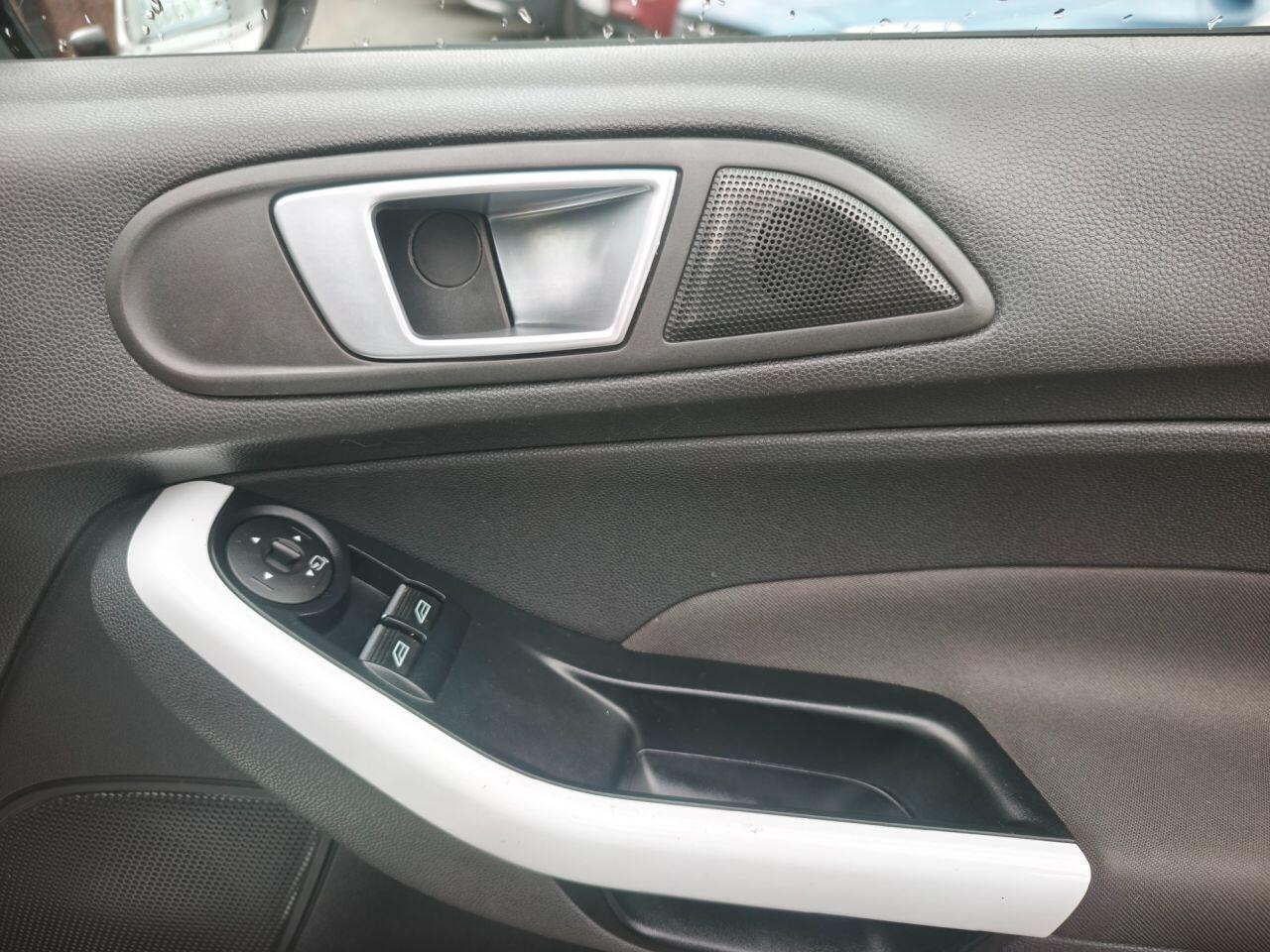 Ford Fiesta view 12